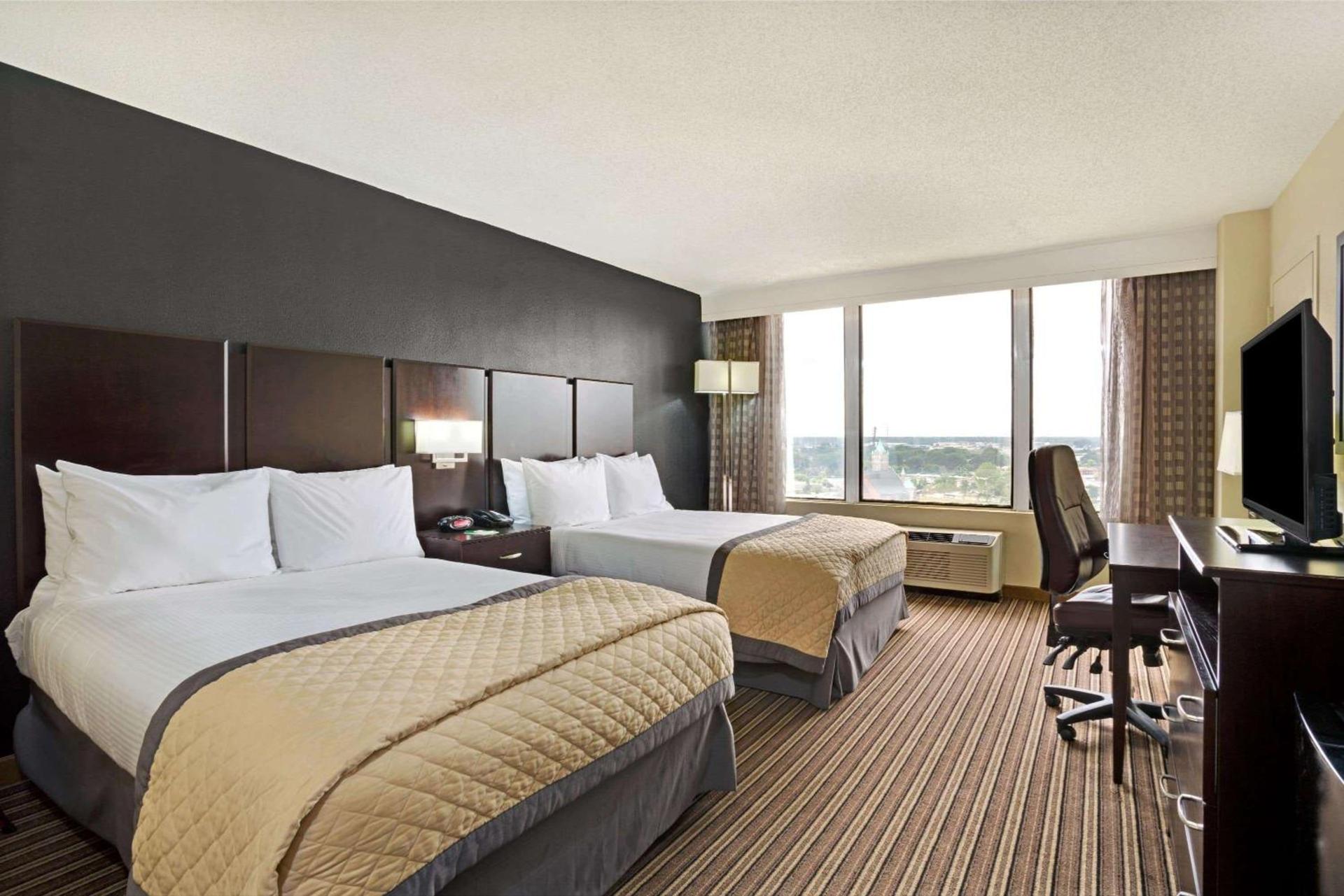 Wyndham Garden Norfolk Downtown photo 11