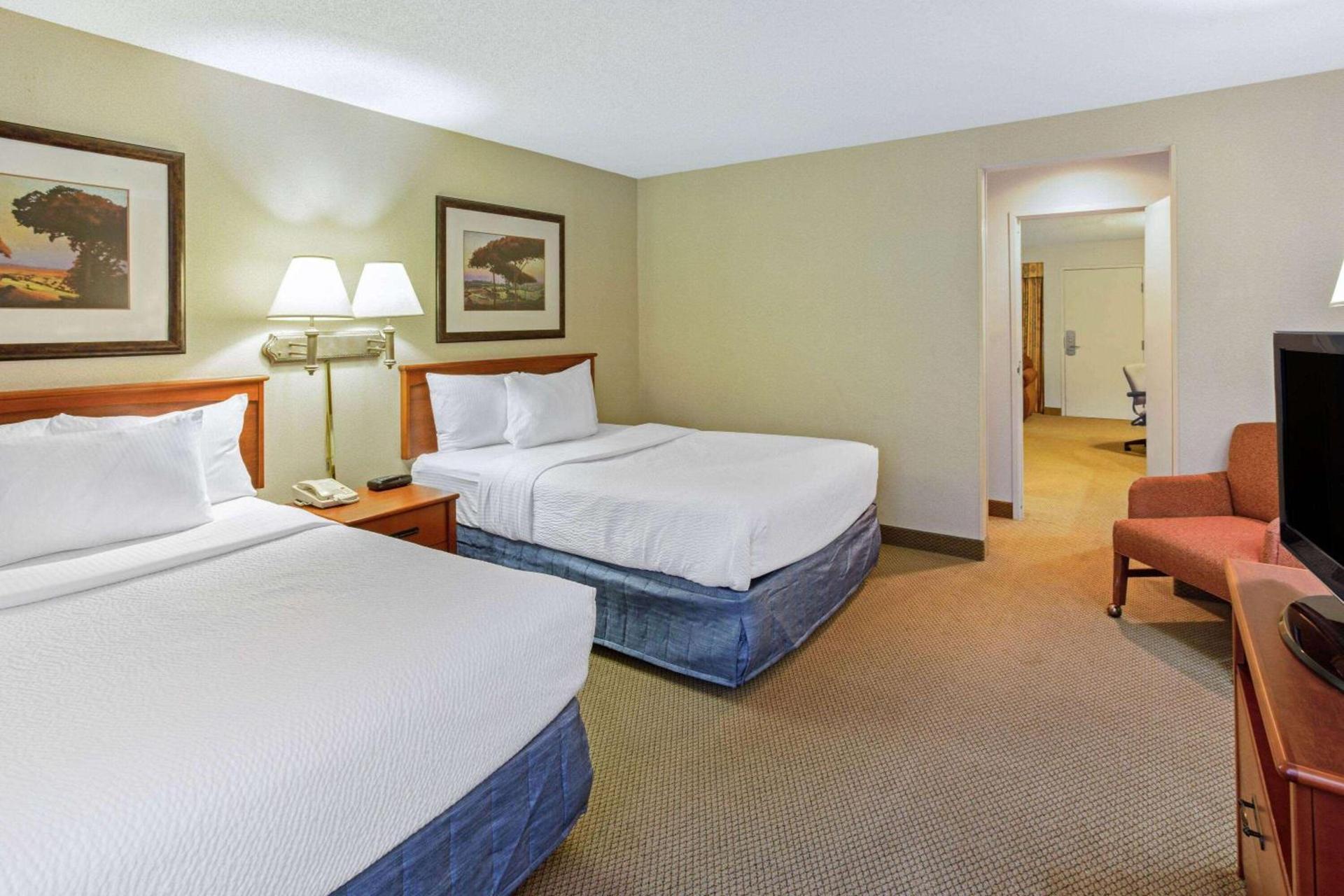 La Quinta by Wyndham Appleton College Avenue photo 13