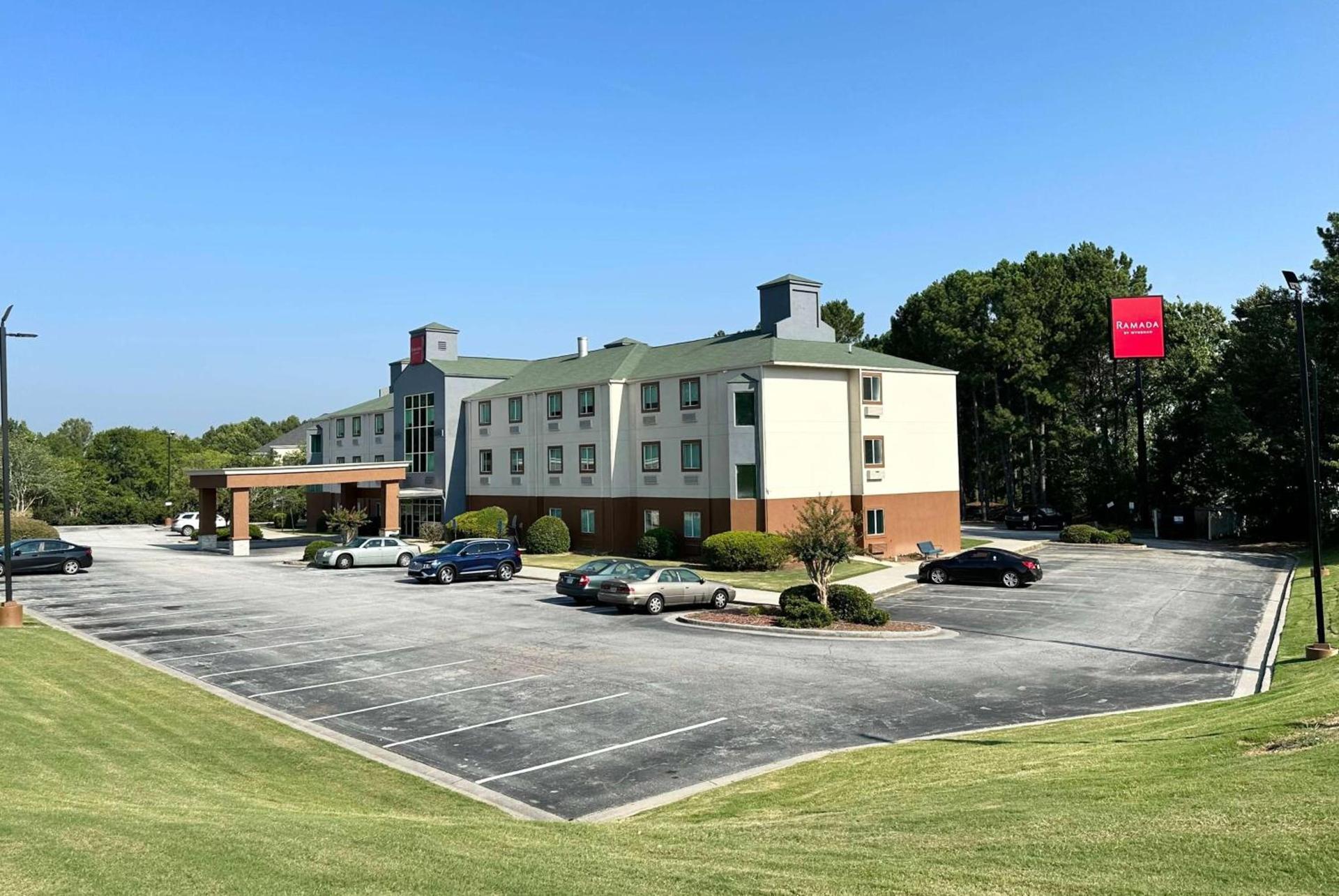 Ramada by Wyndham Lithia Springs Atlanta photo 4