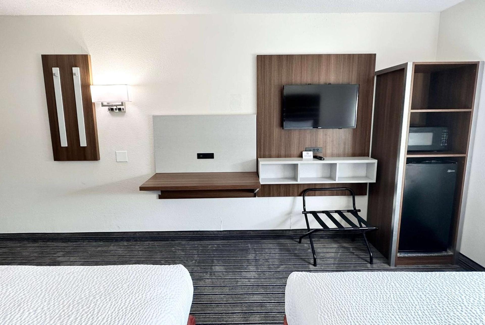 Ramada by Wyndham Lithia Springs Atlanta photo 12