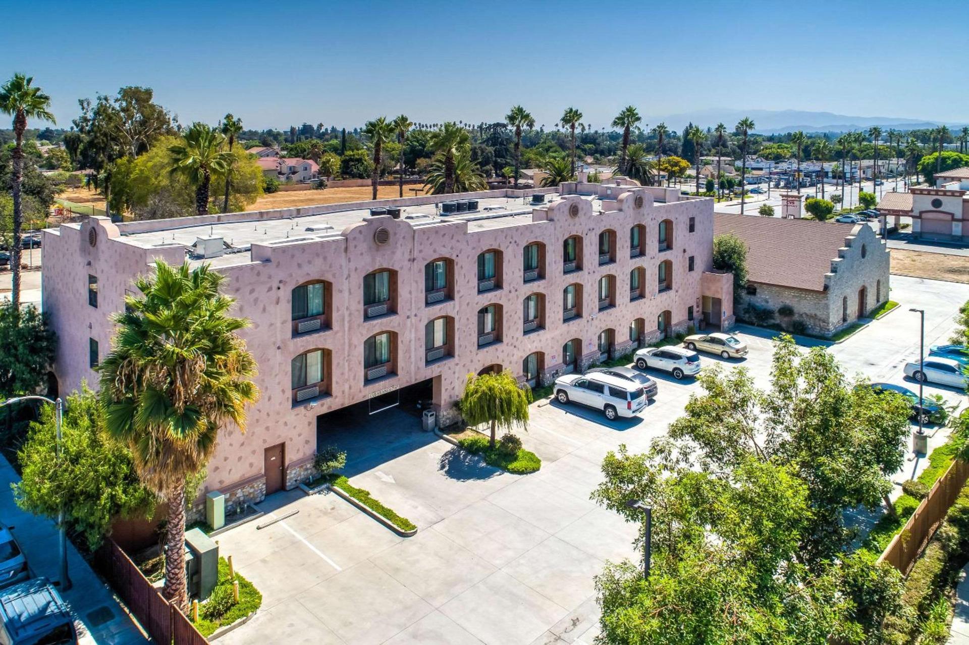Comfort Inn Pomona near Fairplex photo 9