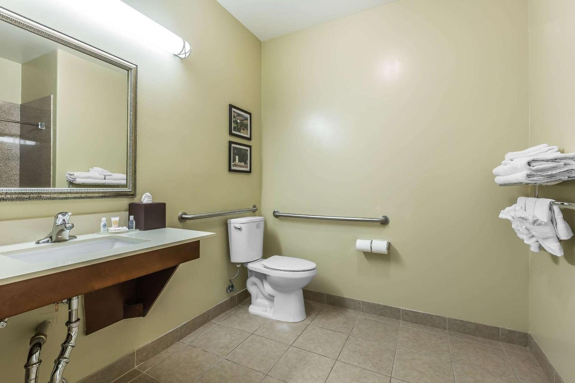 Comfort Inn Pomona near Fairplex photo 19