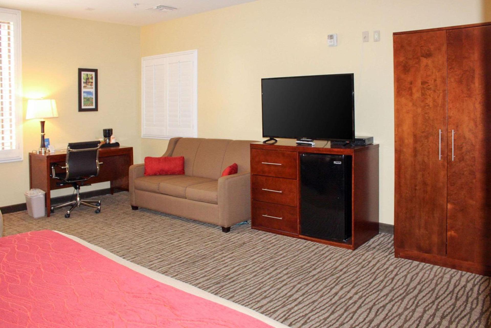 Comfort Inn Pomona near Fairplex photo 49