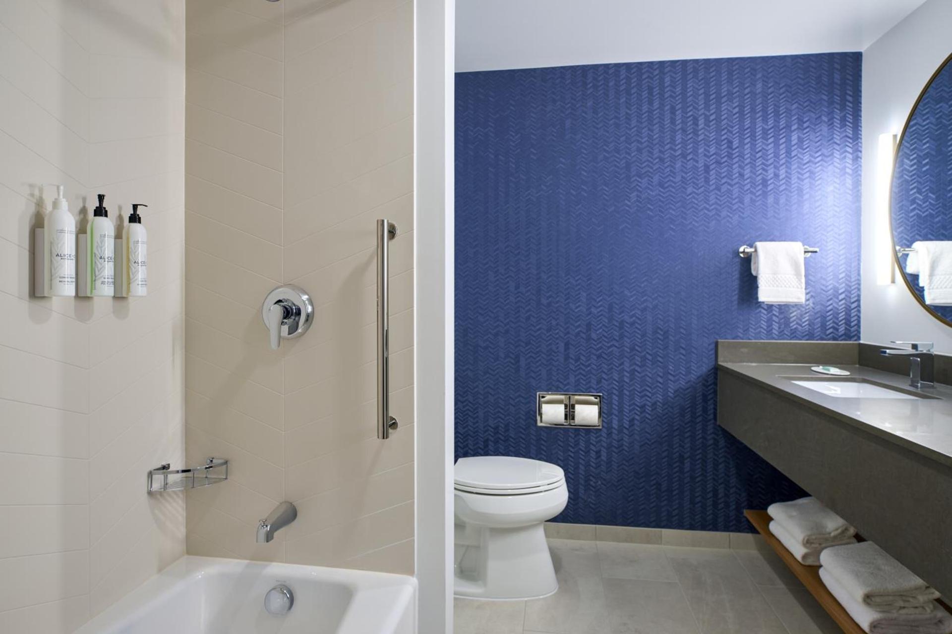 Fairfield Inn and Suites by Marriott Winchester photo 5