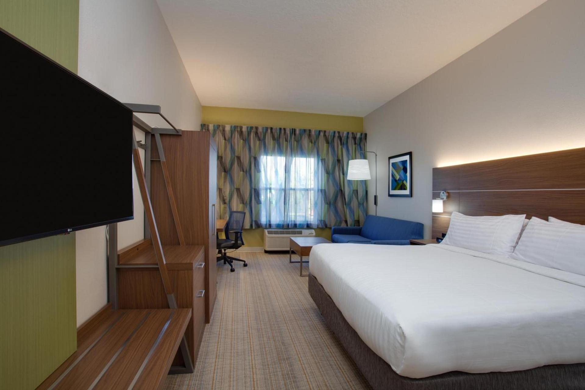 Holiday Inn Express & Suites Orlando International Airport by IHG photo 6