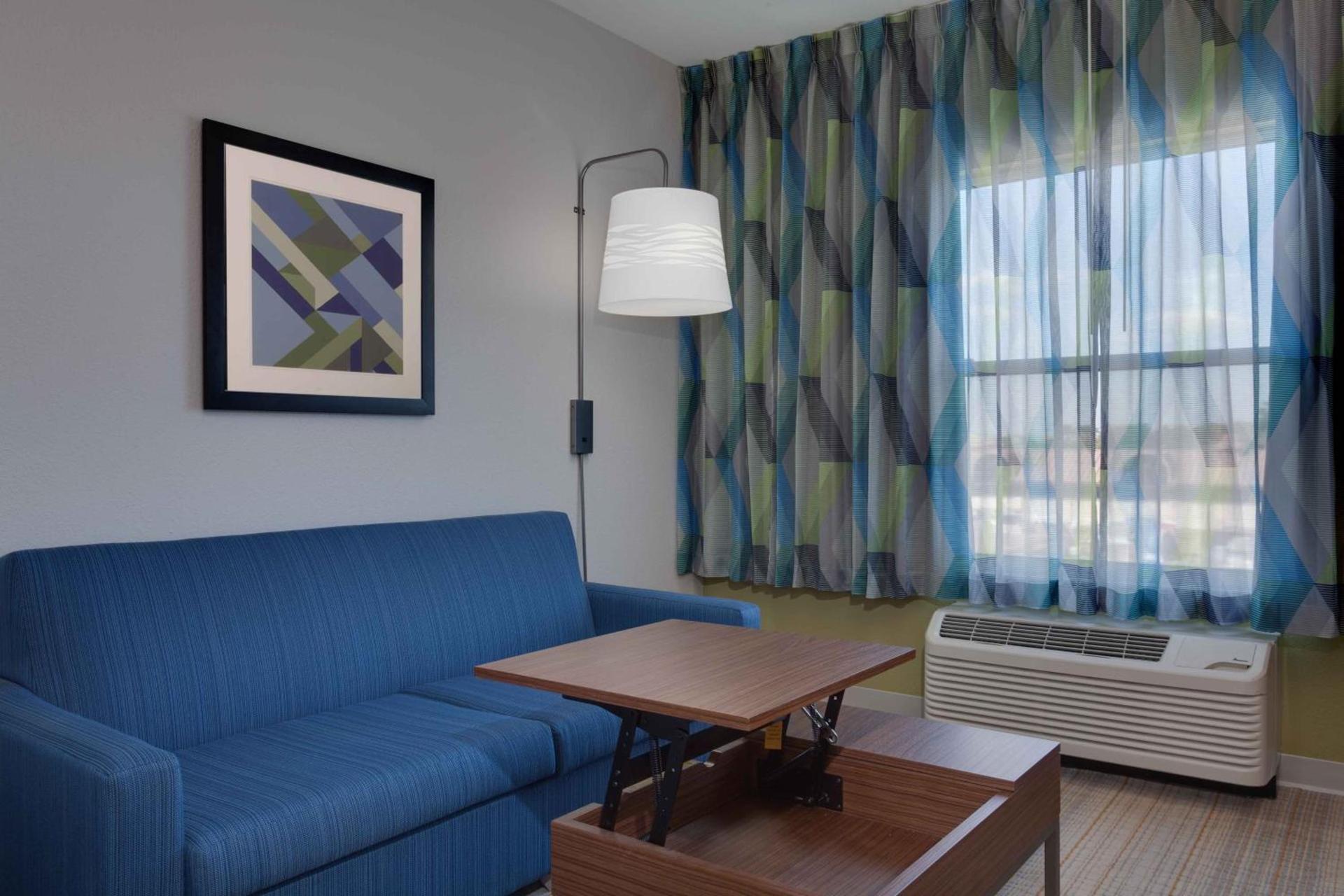 Holiday Inn Express & Suites Orlando International Airport by IHG photo 8
