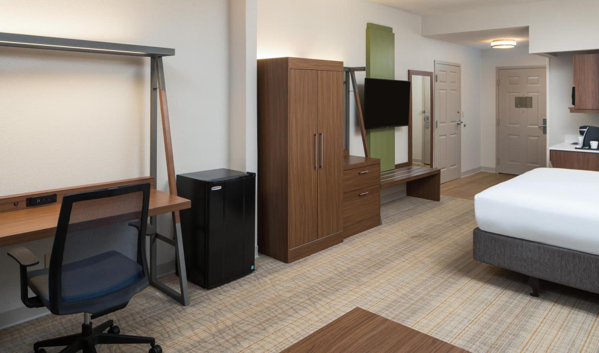 Holiday Inn Express & Suites Orlando International Airport by IHG photo 9