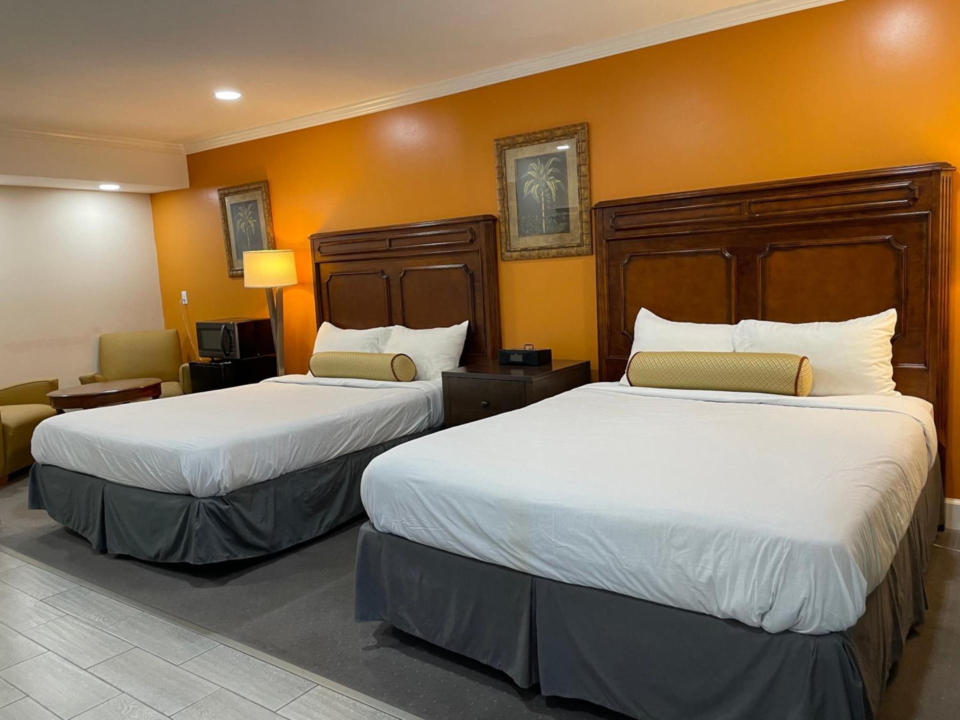 Howard Johnson by Wyndham Ridgecrest, CA photo 24