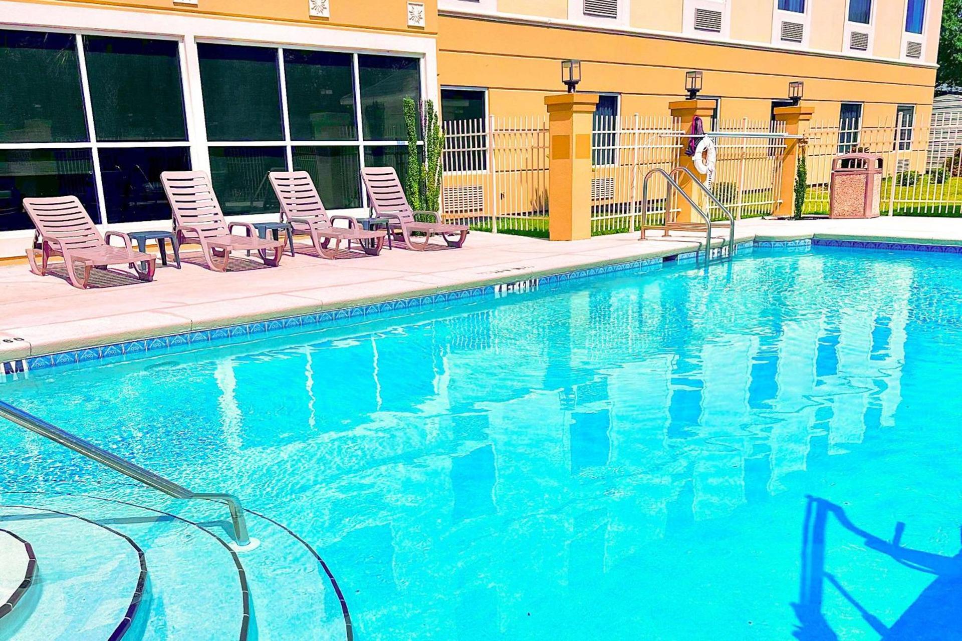 Comfort Inn & Suites Marianna I-10 photo 28