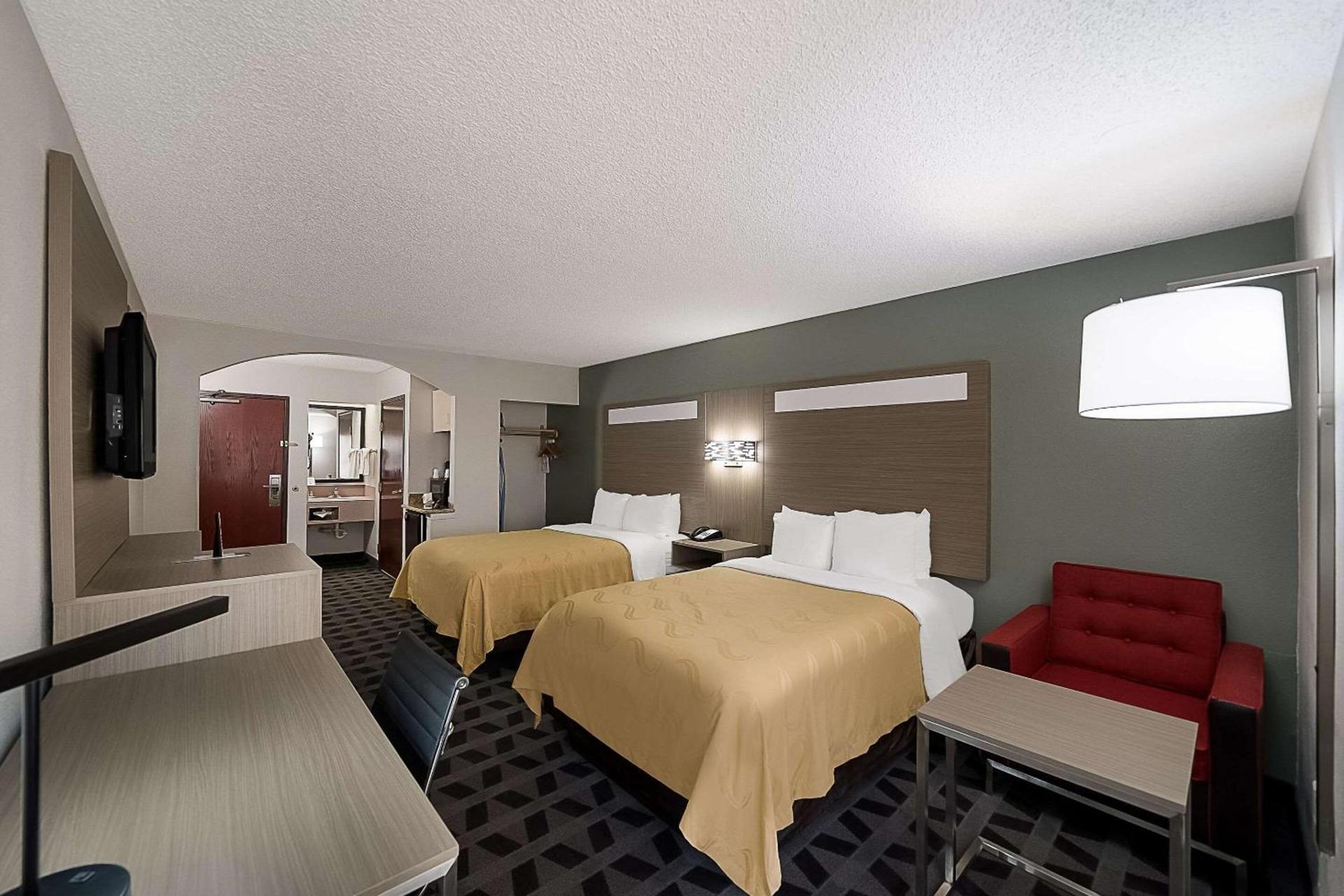 Quality Inn & Suites Irving DFW Airport South photo 6