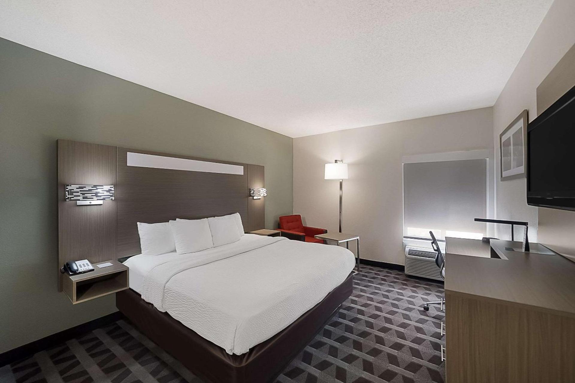 Quality Inn & Suites Irving DFW Airport South photo 9