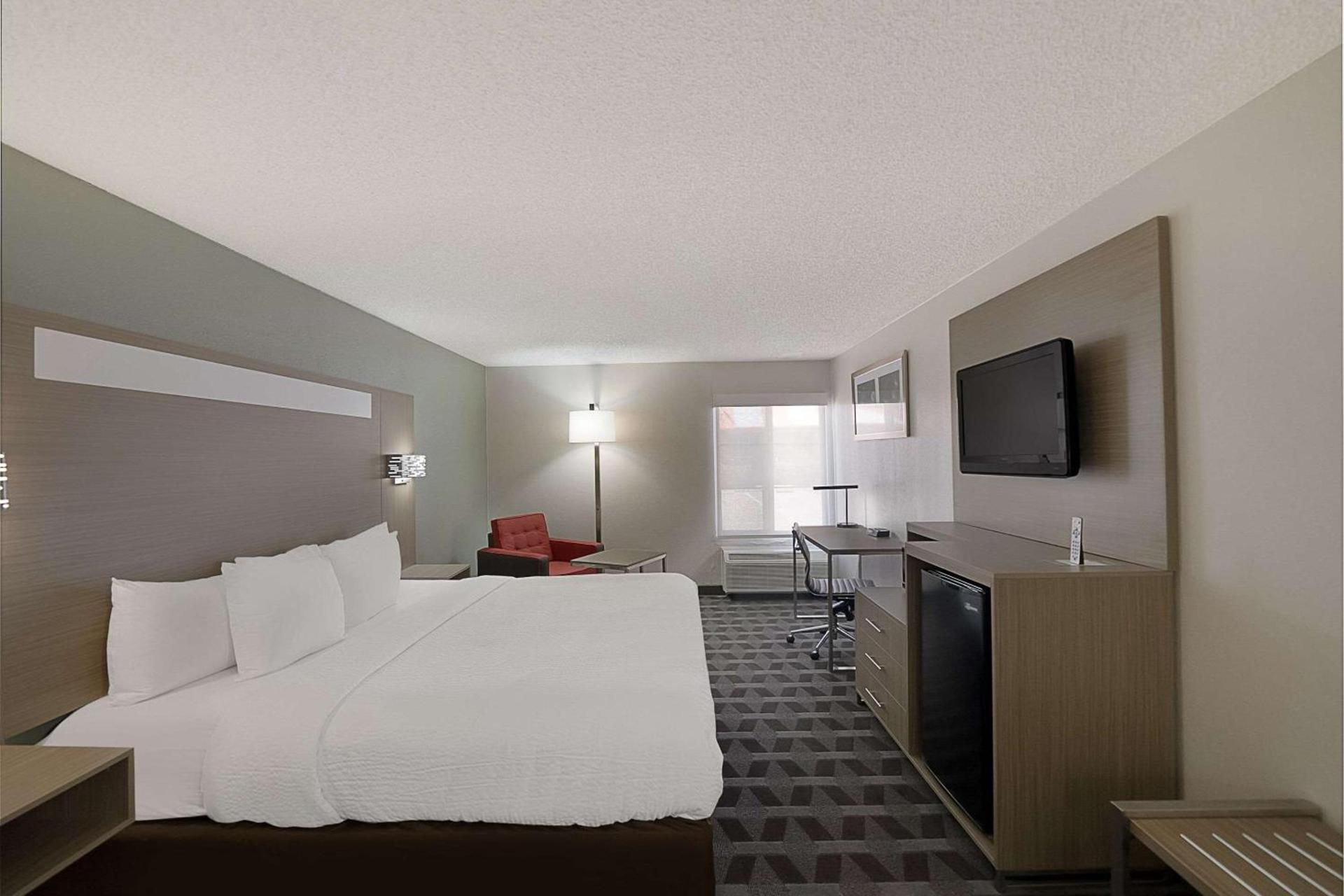 Quality Inn & Suites Irving DFW Airport South photo 16