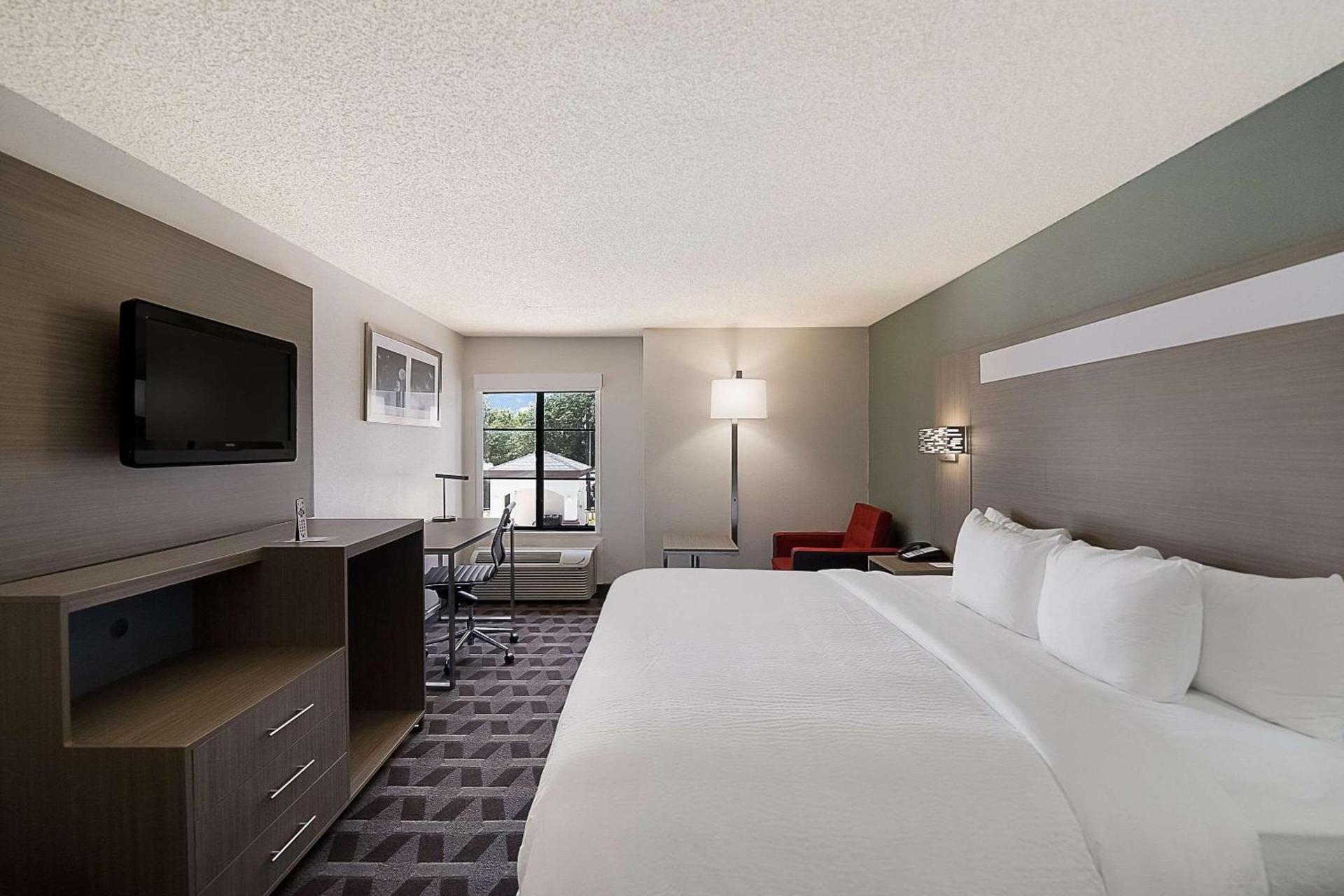 Quality Inn & Suites Irving DFW Airport South photo 21