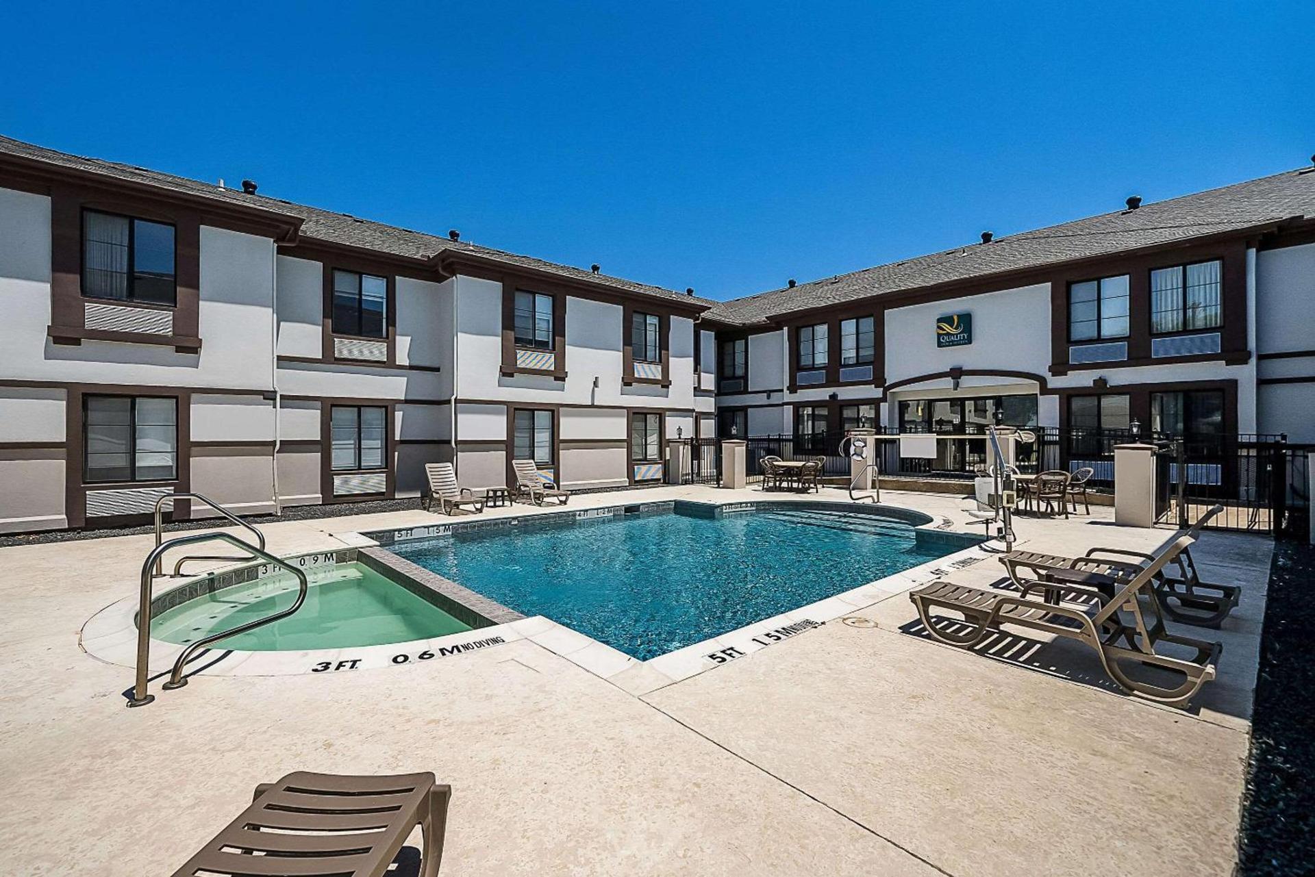 Quality Inn & Suites Irving DFW Airport South photo 27