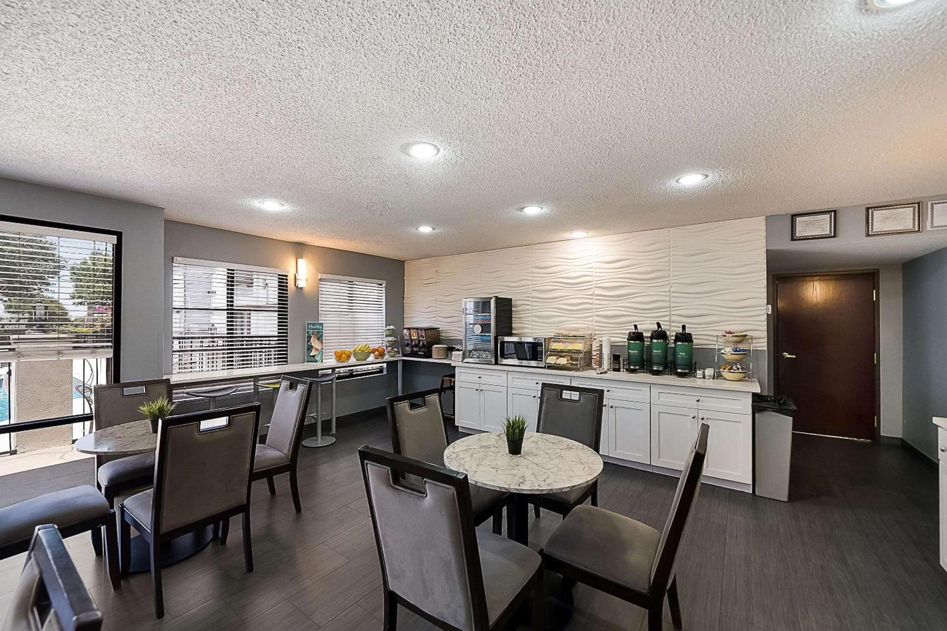 Quality Inn & Suites Irving DFW Airport South photo 30