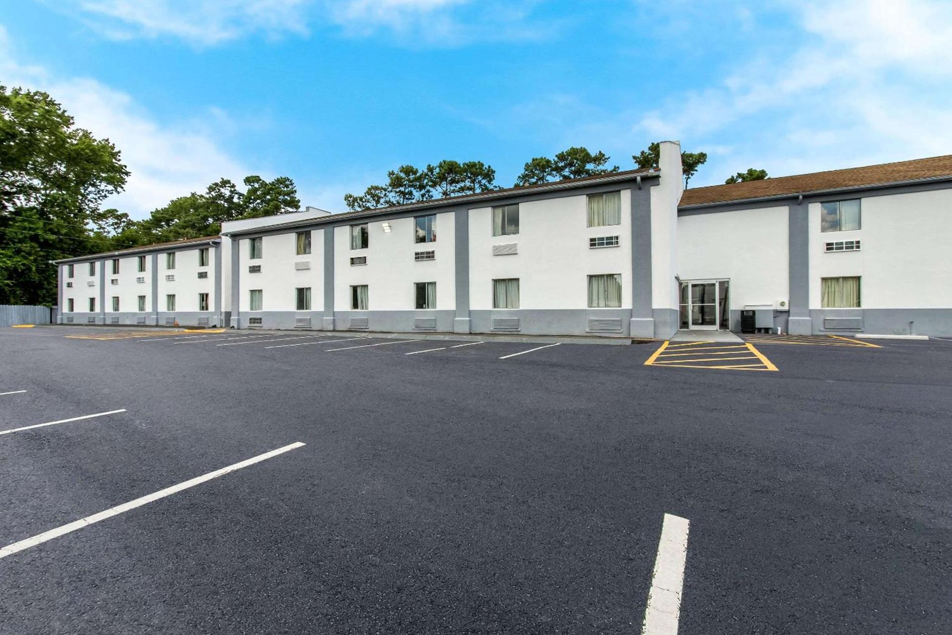 Econo Lodge Cherry Point photo 4