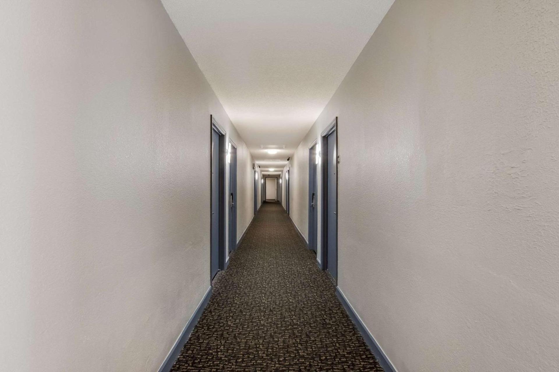 Econo Lodge Cherry Point photo 19