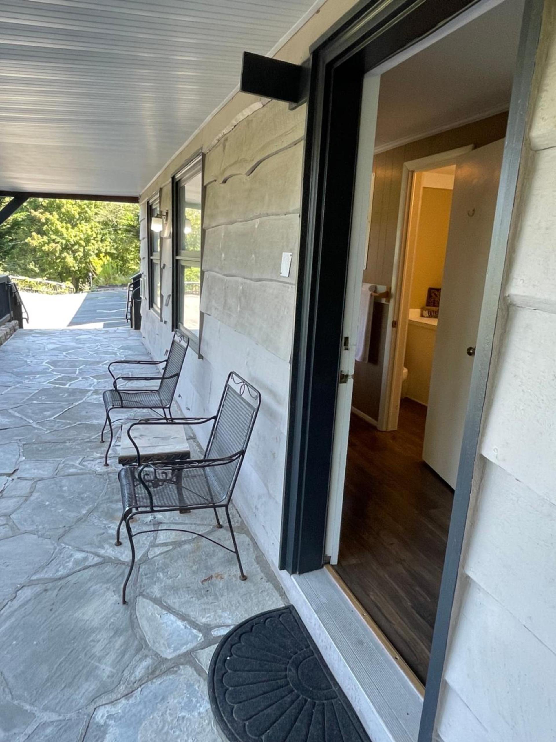 Cliff Dwellers Inn photo 96