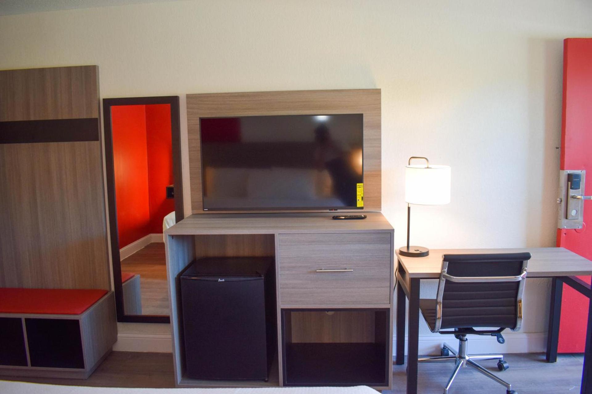 Ramada by Wyndham Cleveland Airport West photo 16
