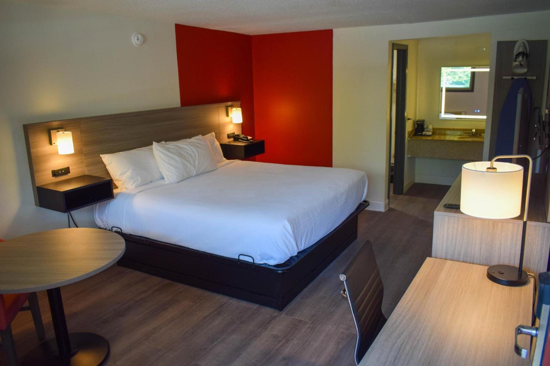 Ramada by Wyndham Cleveland Airport West photo 11