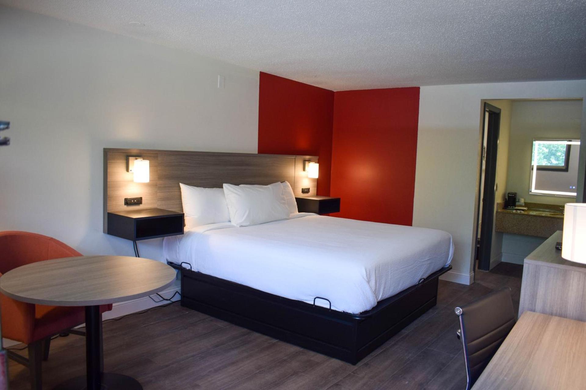 Ramada by Wyndham Cleveland Airport West photo 10