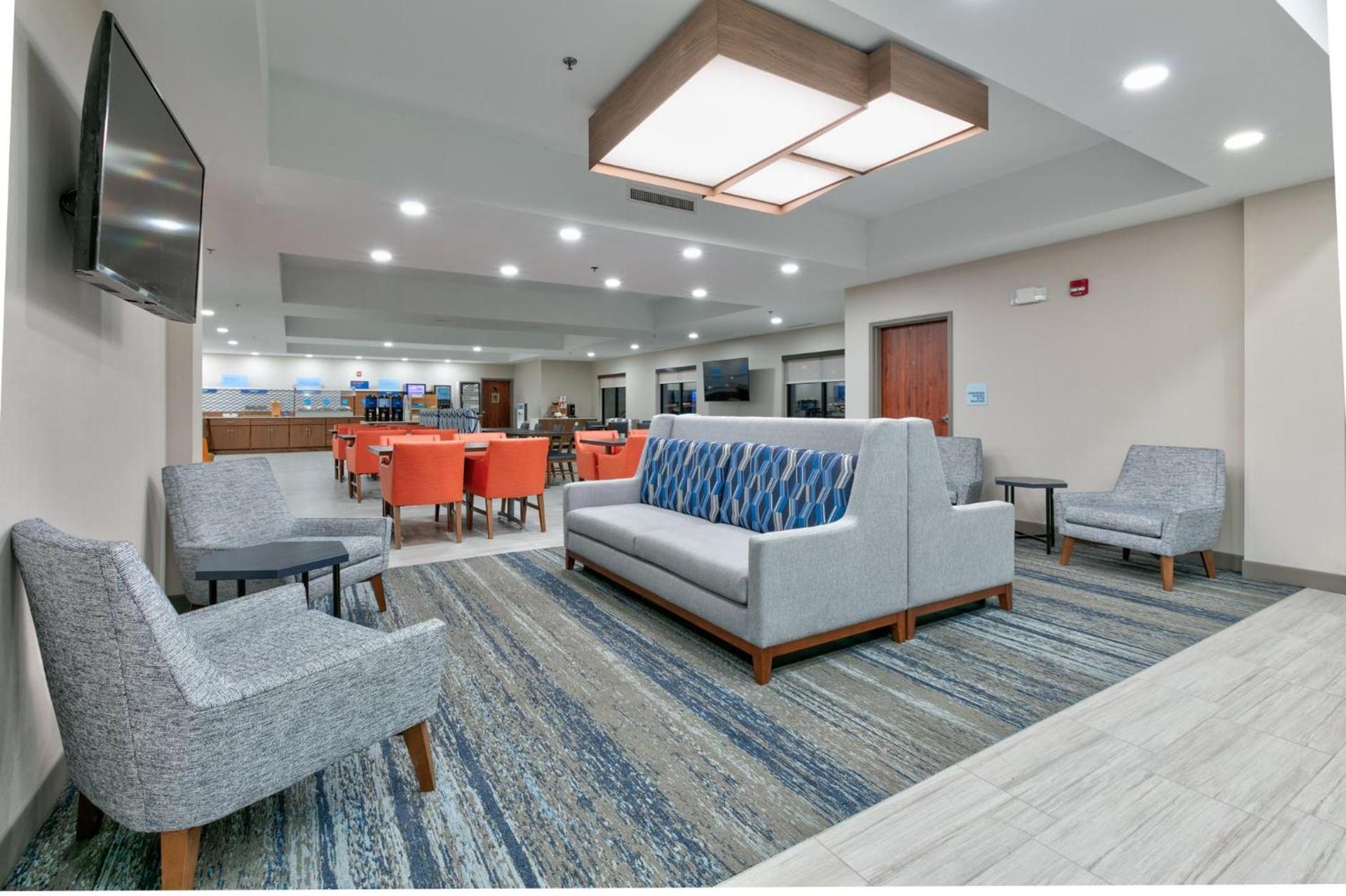 Holiday Inn Express Hotel & Suites Shakopee by IHG photo 15