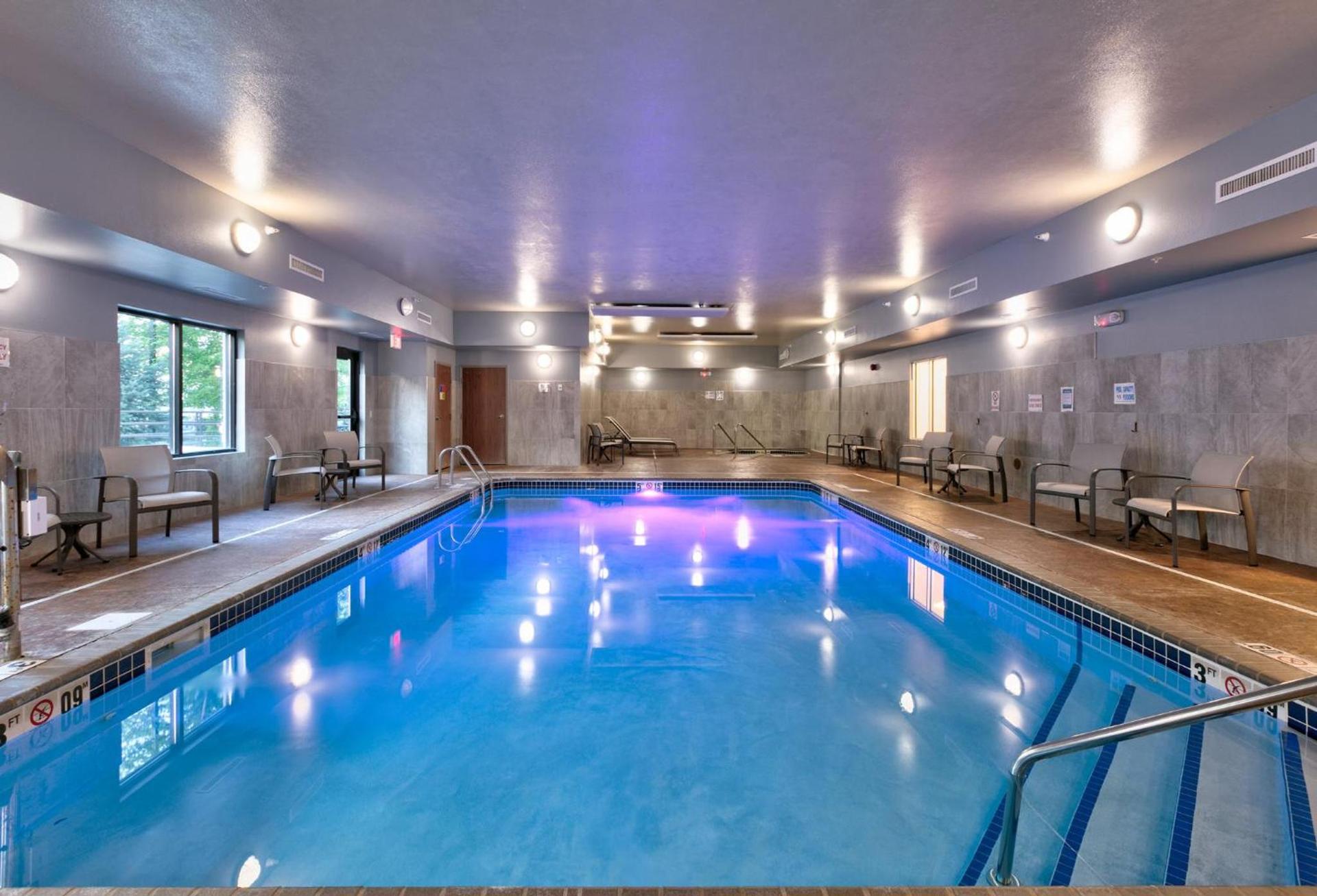 Holiday Inn Express Hotel & Suites Shakopee by IHG photo 24