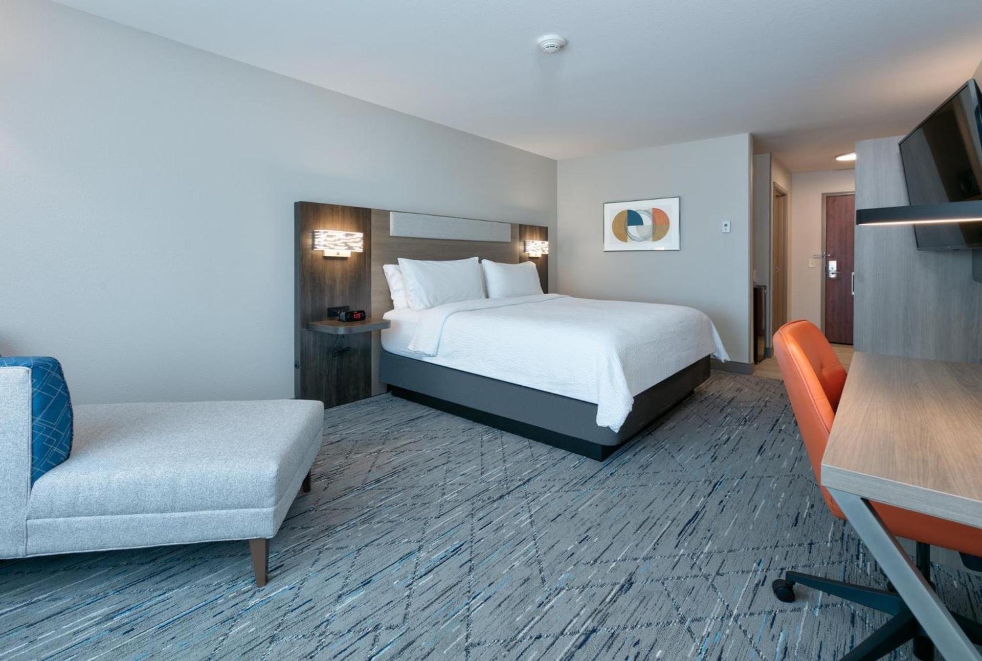 Holiday Inn Express Hotel & Suites Shakopee by IHG photo 40