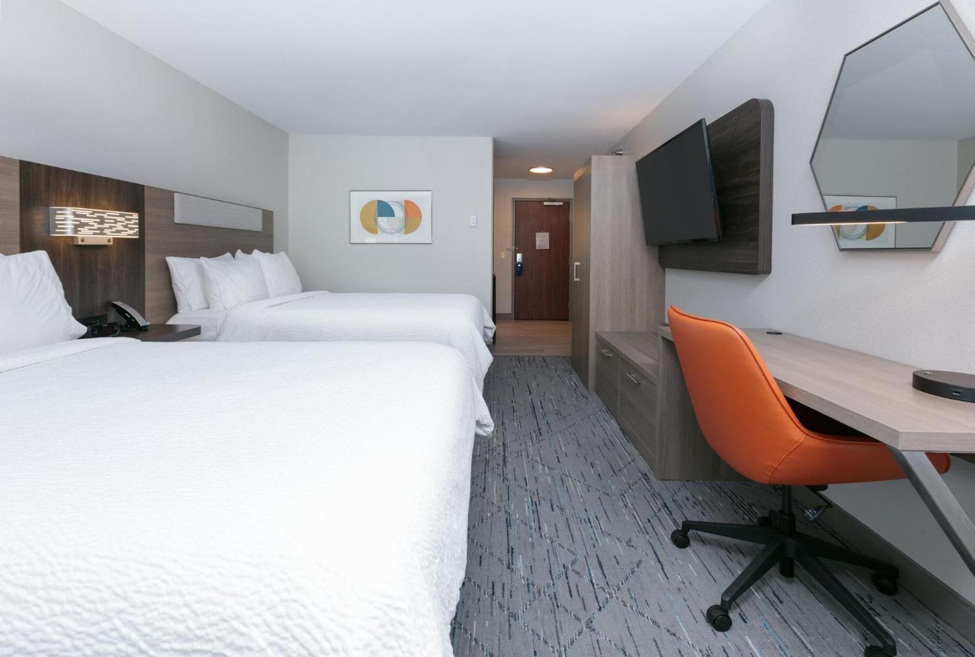 Holiday Inn Express Hotel & Suites Shakopee by IHG photo 43