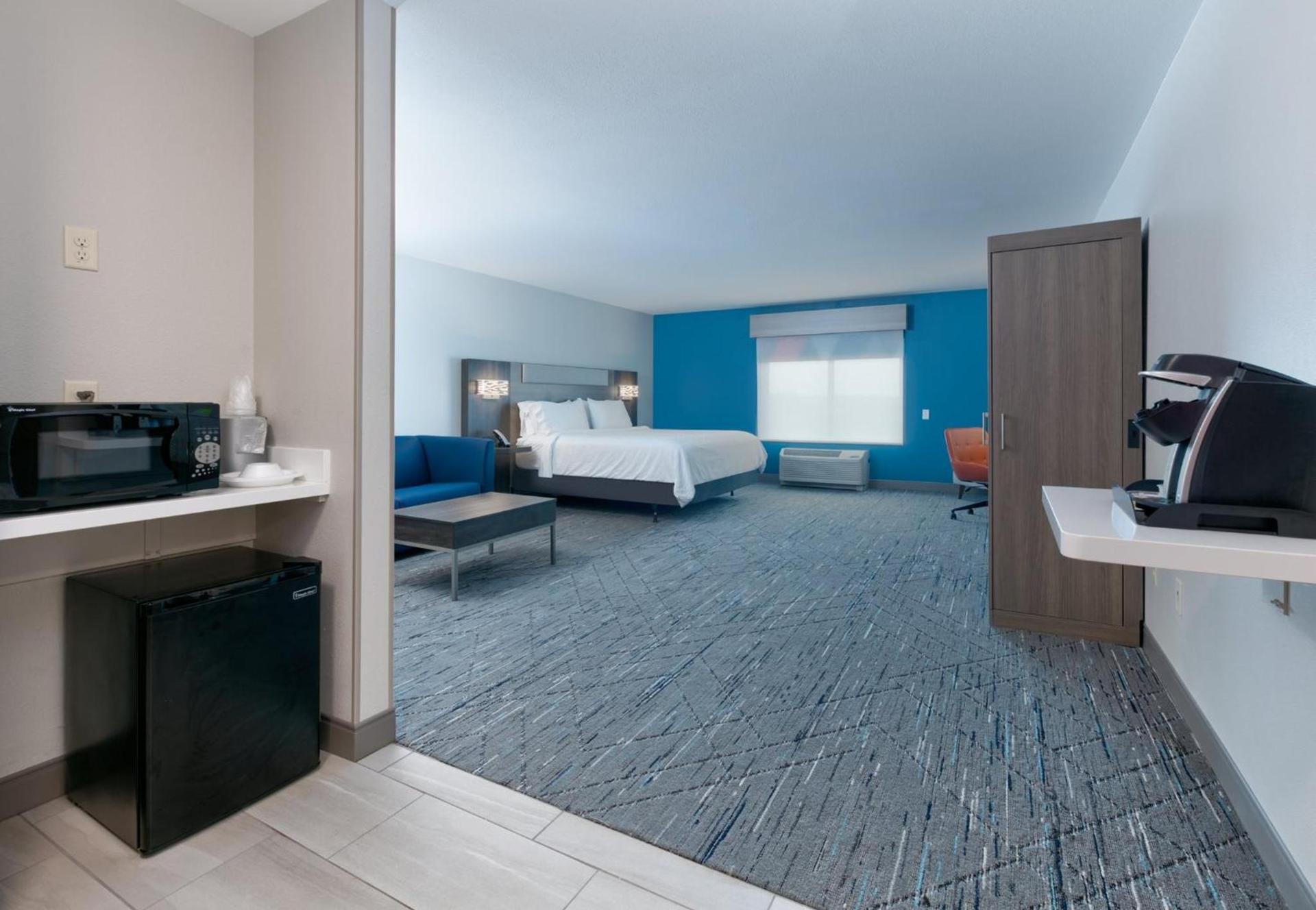 Holiday Inn Express Hotel & Suites Shakopee by IHG photo 41