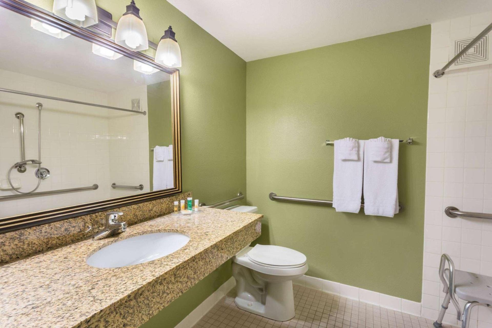 Days Inn & Suites by Wyndham Mesa Near Phoenix photo 11