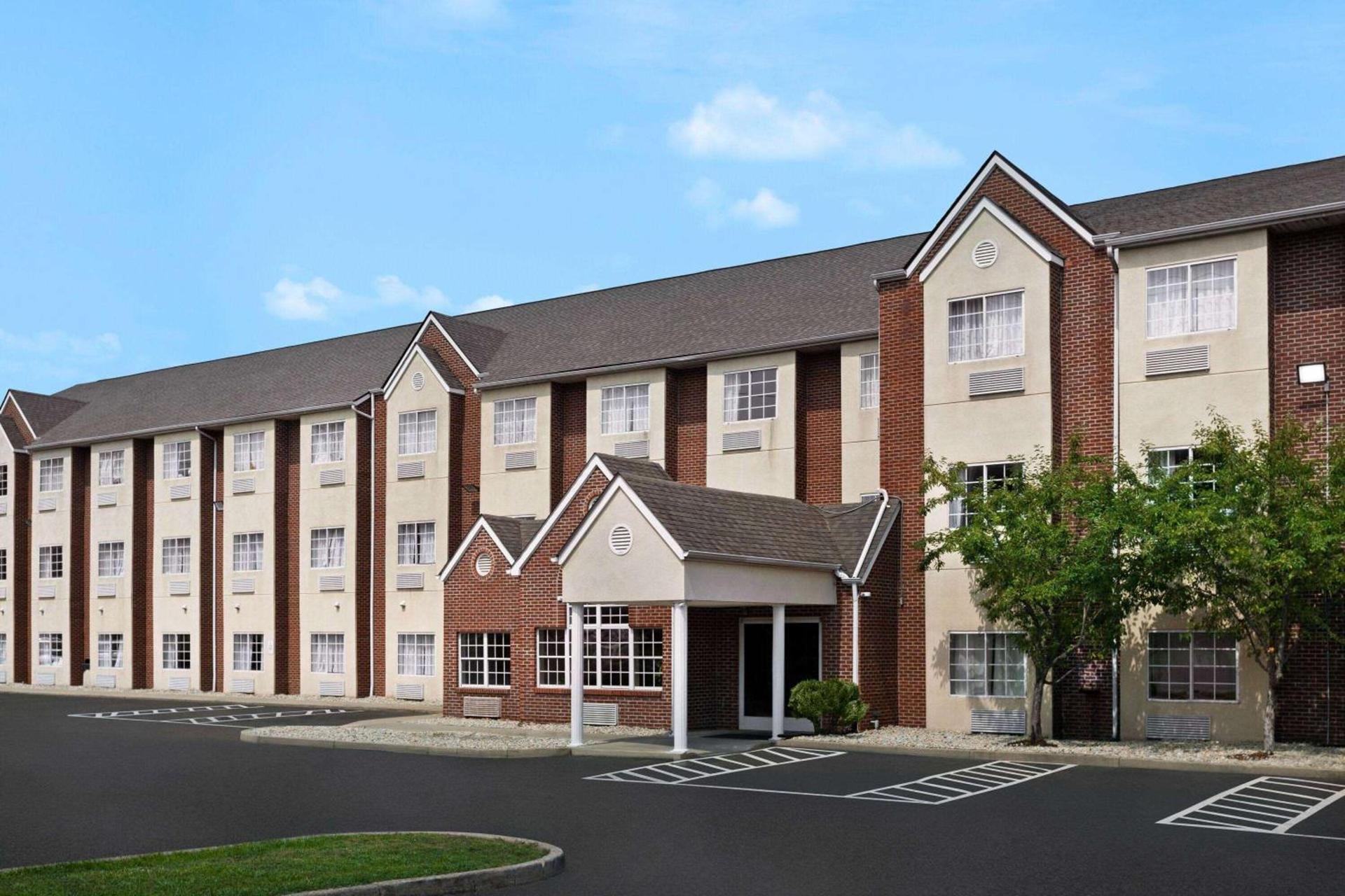 Microtel Inn & Suites by Wyndham Florence/Cincinnati Airpo photo 3