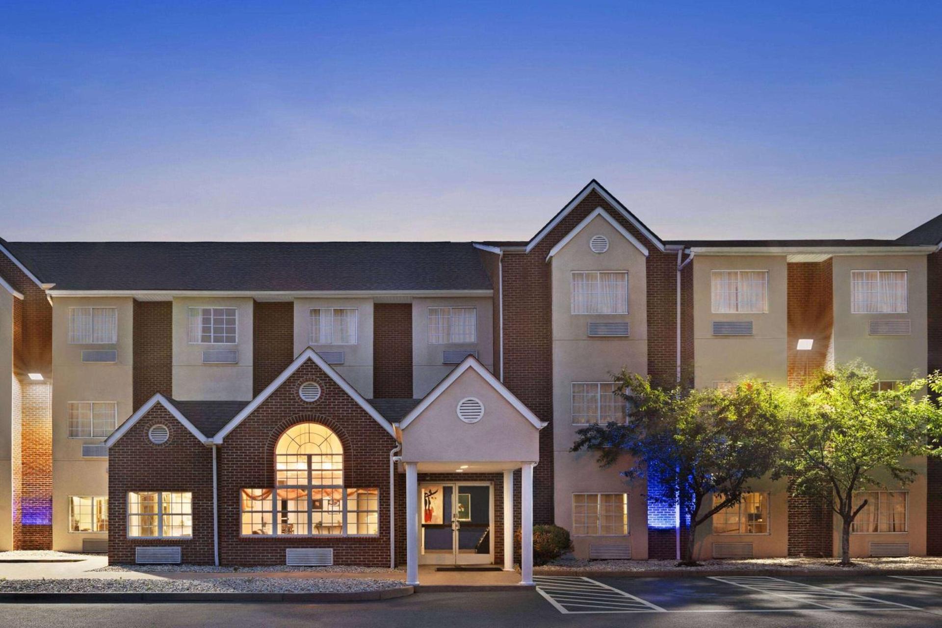 Microtel Inn & Suites by Wyndham Florence/Cincinnati Airpo photo 4