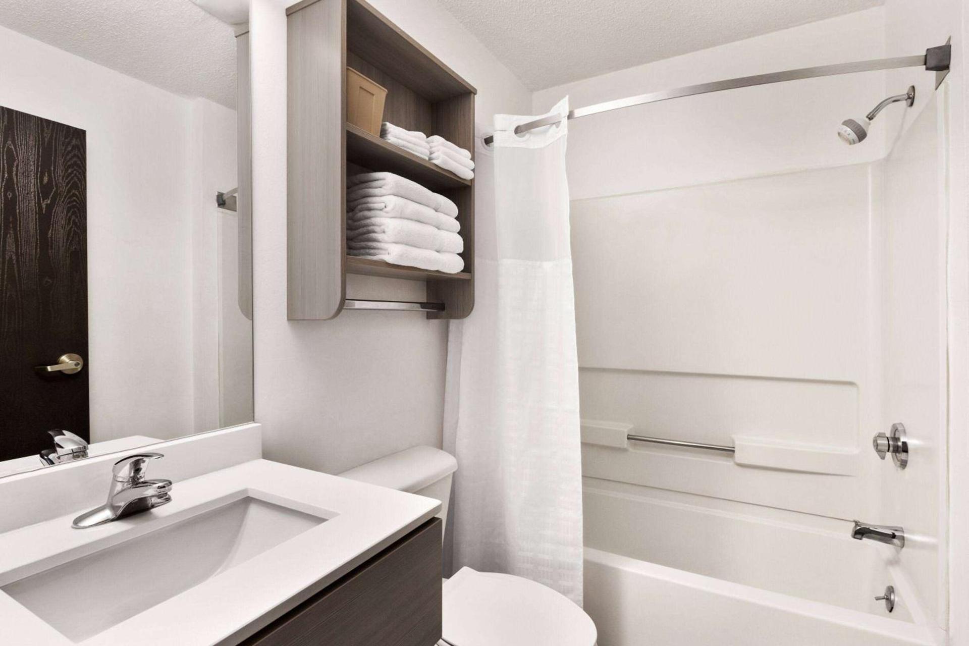 Microtel Inn & Suites by Wyndham Florence/Cincinnati Airpo photo 16