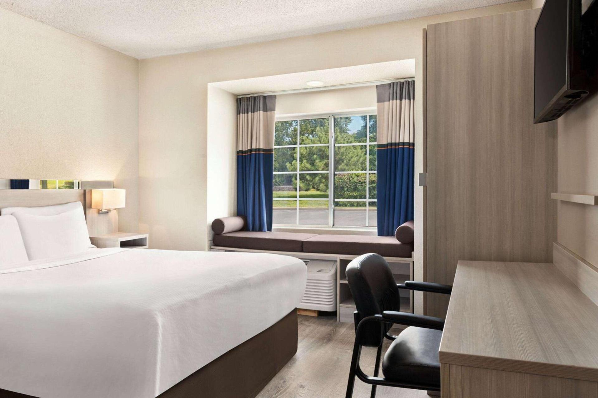 Microtel Inn & Suites by Wyndham Florence/Cincinnati Airpo photo 17
