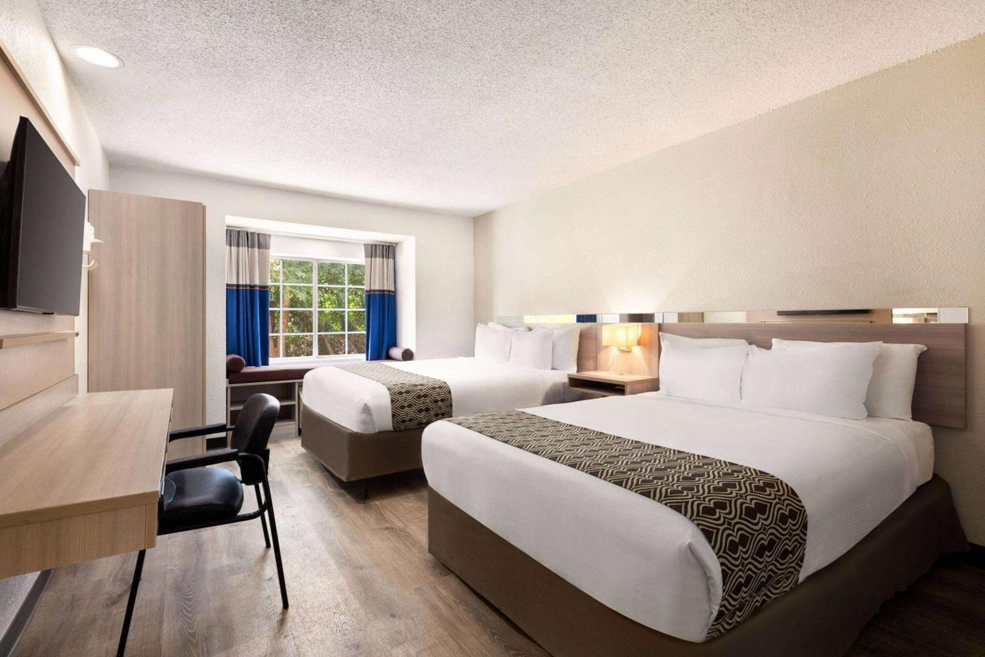 Microtel Inn & Suites by Wyndham Florence/Cincinnati Airpo photo 21