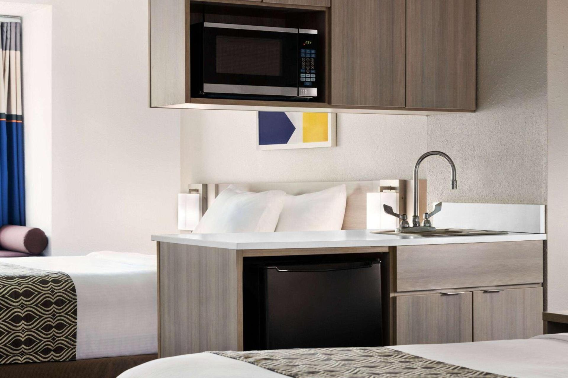 Microtel Inn & Suites by Wyndham Florence/Cincinnati Airpo photo 37
