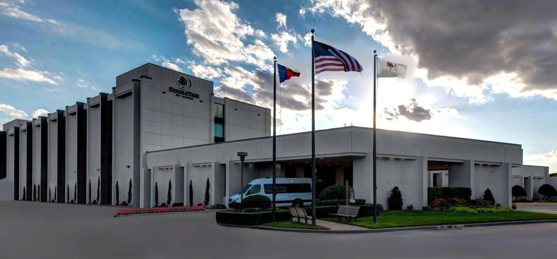 Doubletree by Hilton Arlington DFW South photo 1