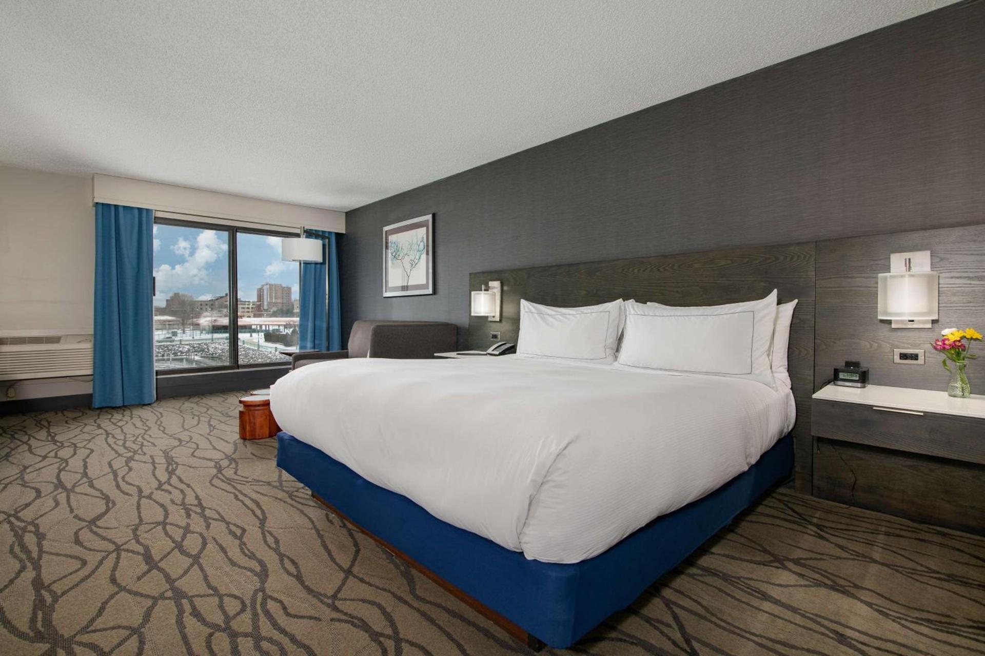 DoubleTree by Hilton Racine Harbourwalk photo 40