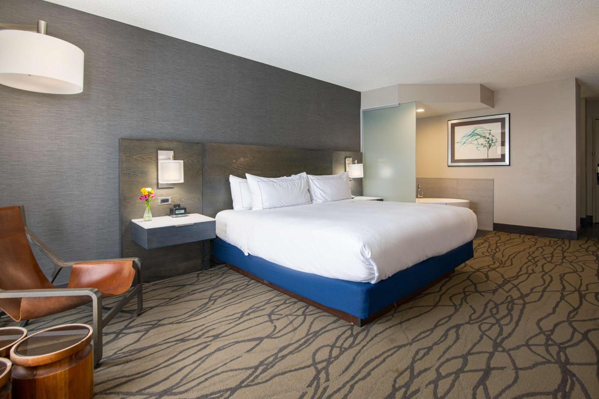 DoubleTree by Hilton Racine Harbourwalk photo 42