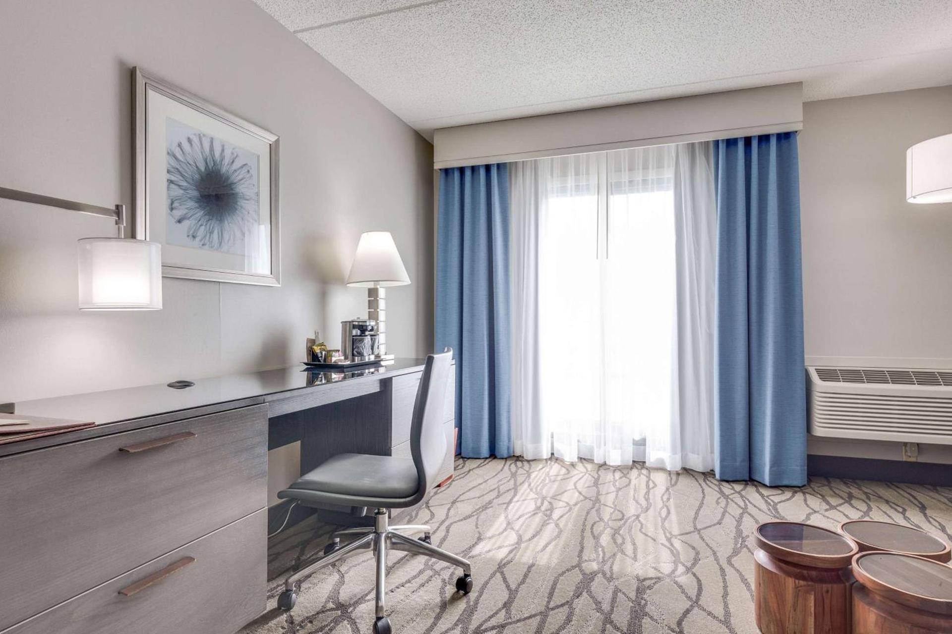 DoubleTree by Hilton Racine Harbourwalk photo 62