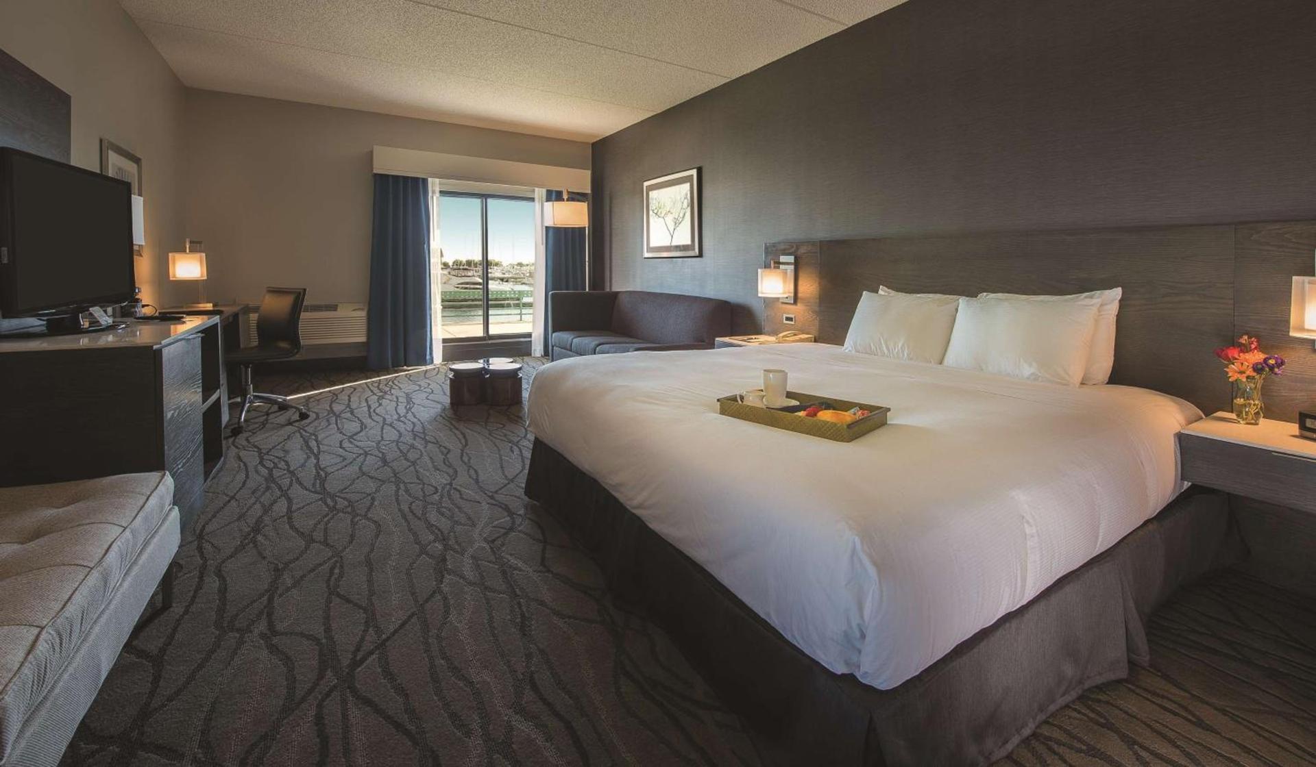 DoubleTree by Hilton Racine Harbourwalk photo 74