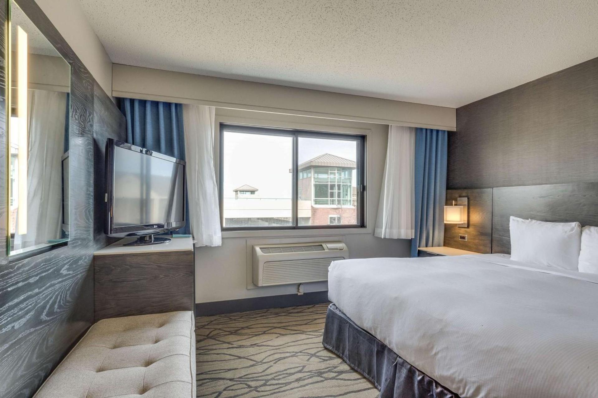 DoubleTree by Hilton Racine Harbourwalk photo 32