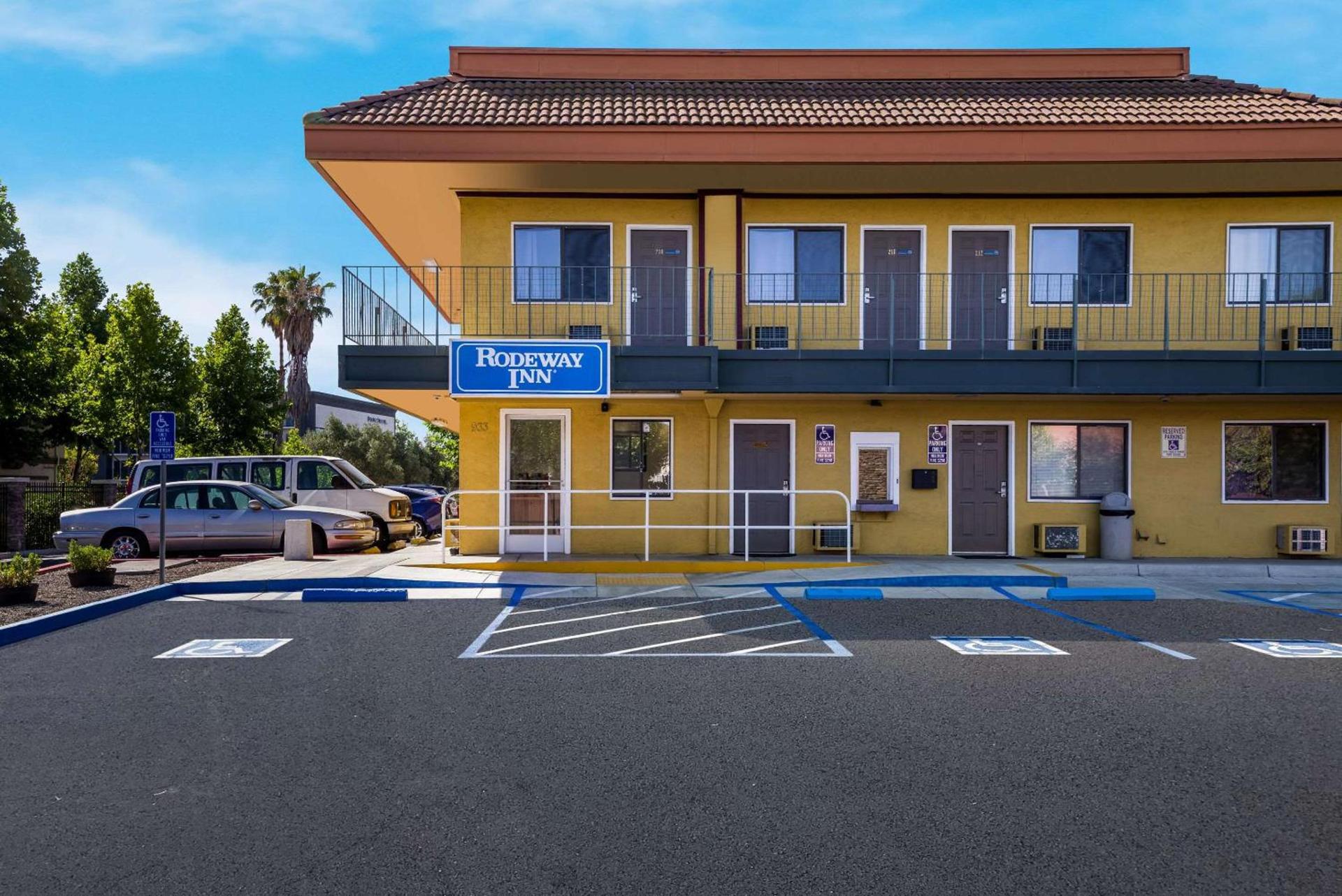 Rodeway Inn Livermore photo 2