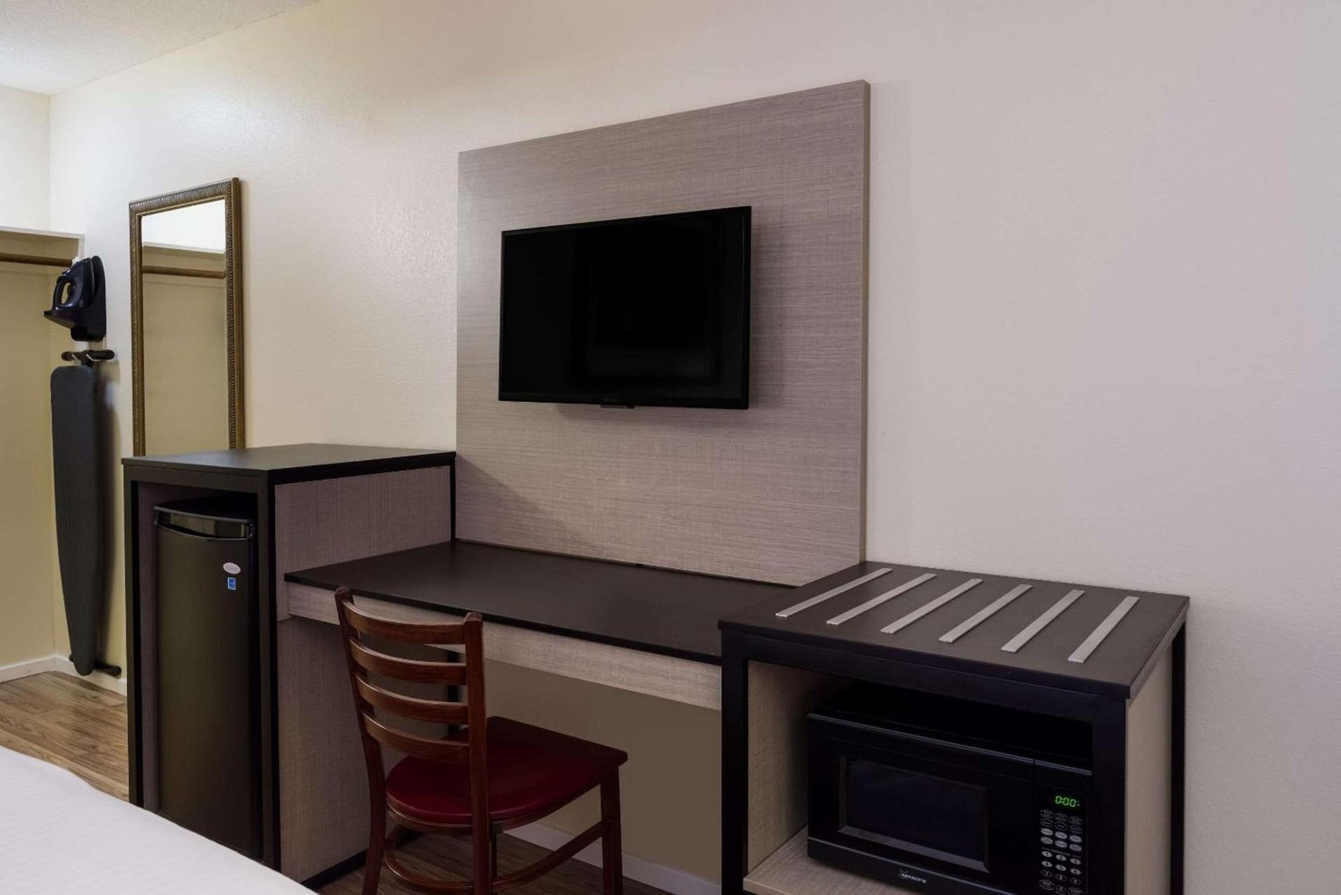 Rodeway Inn Livermore photo 18