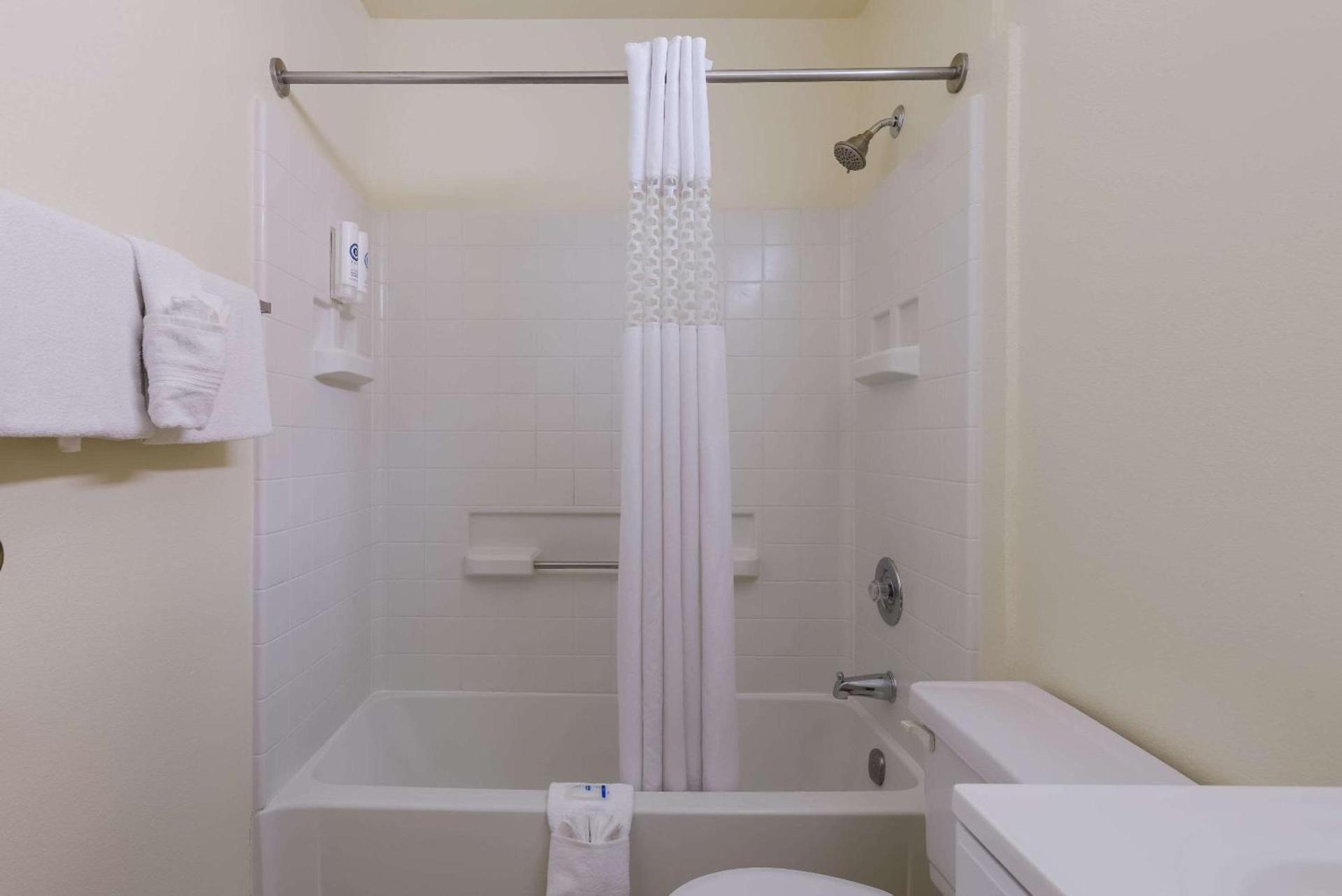 Rodeway Inn Livermore photo 21