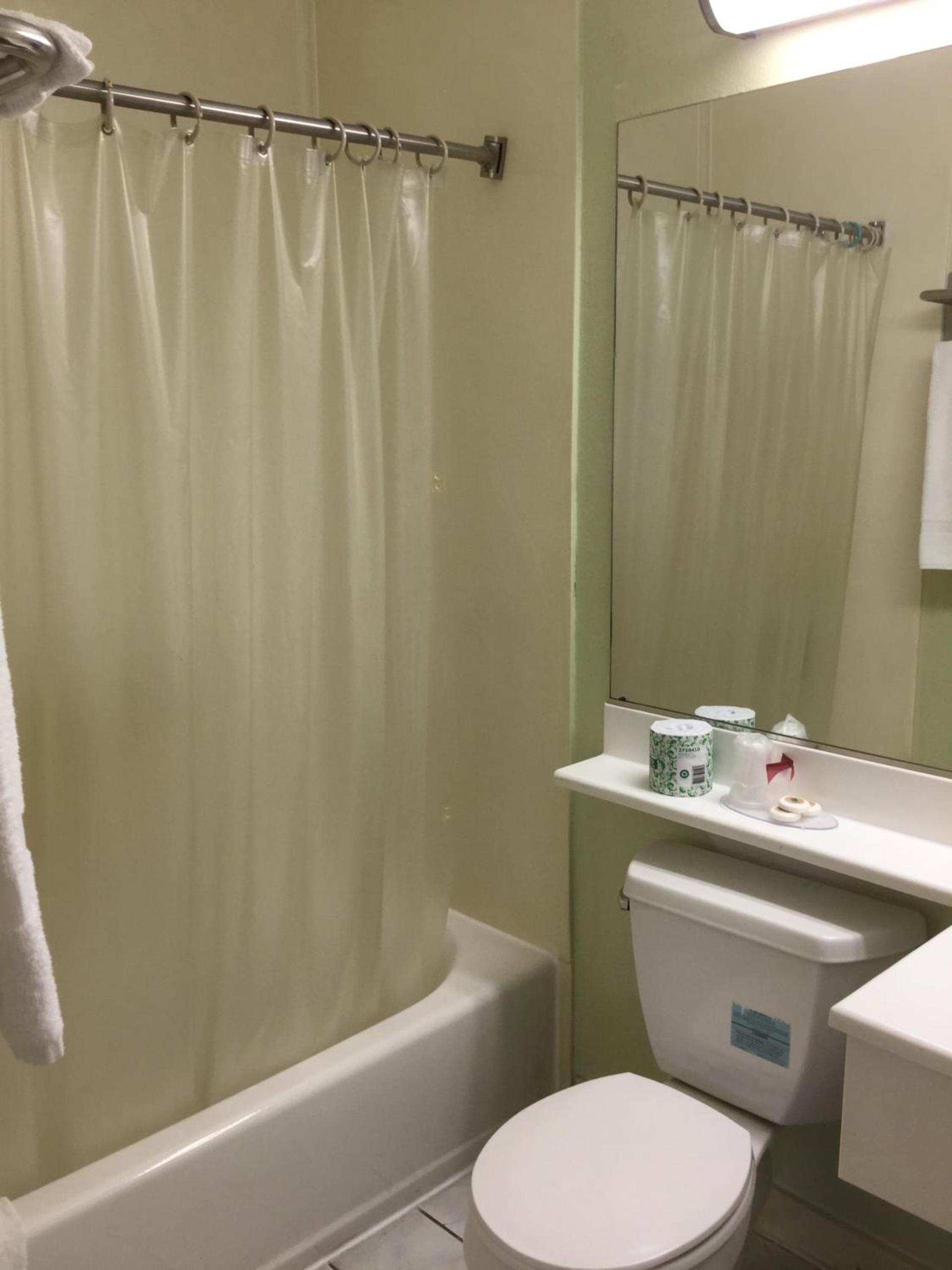 Beverly Inn photo 18