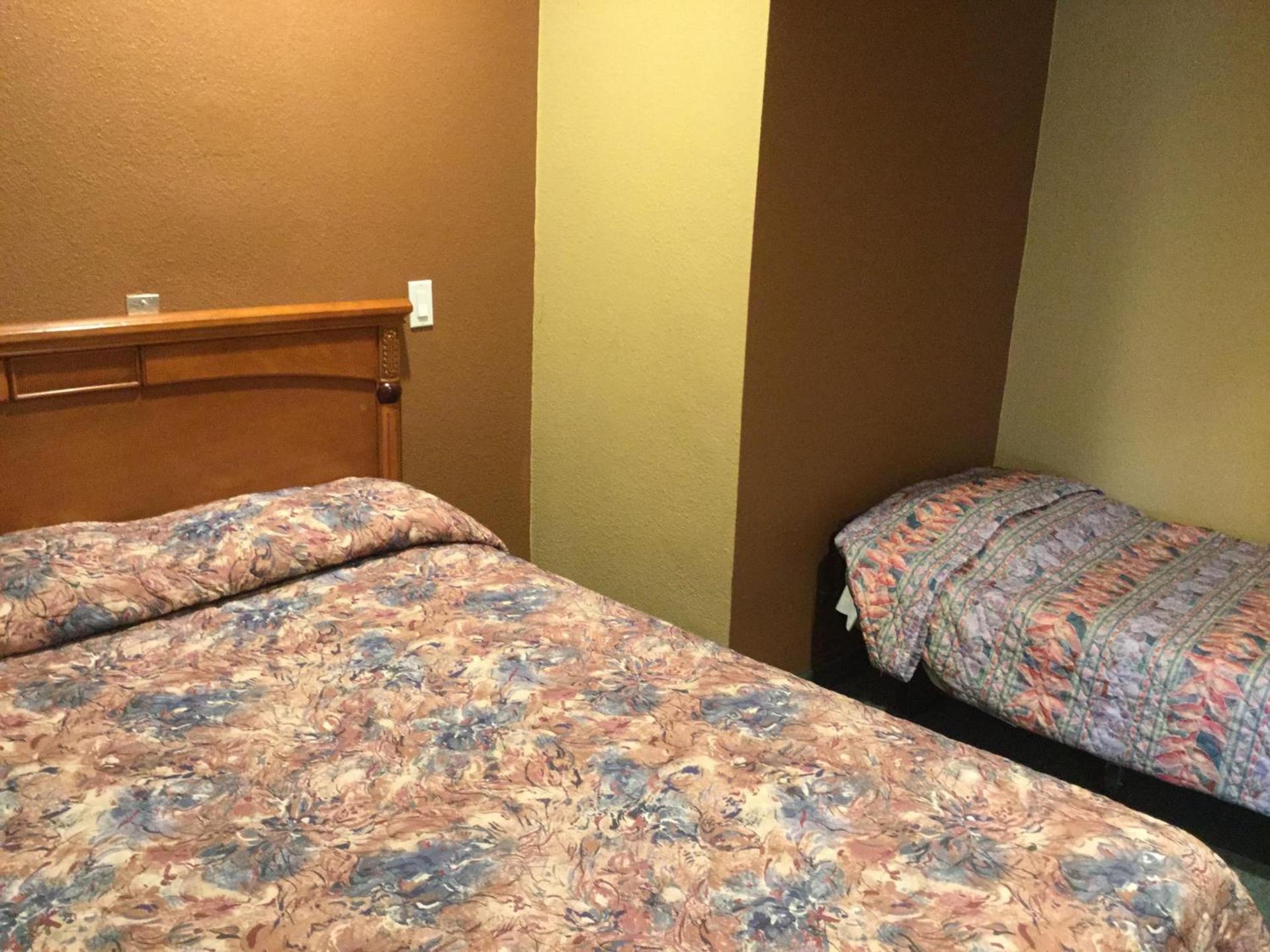 Beverly Inn photo 15