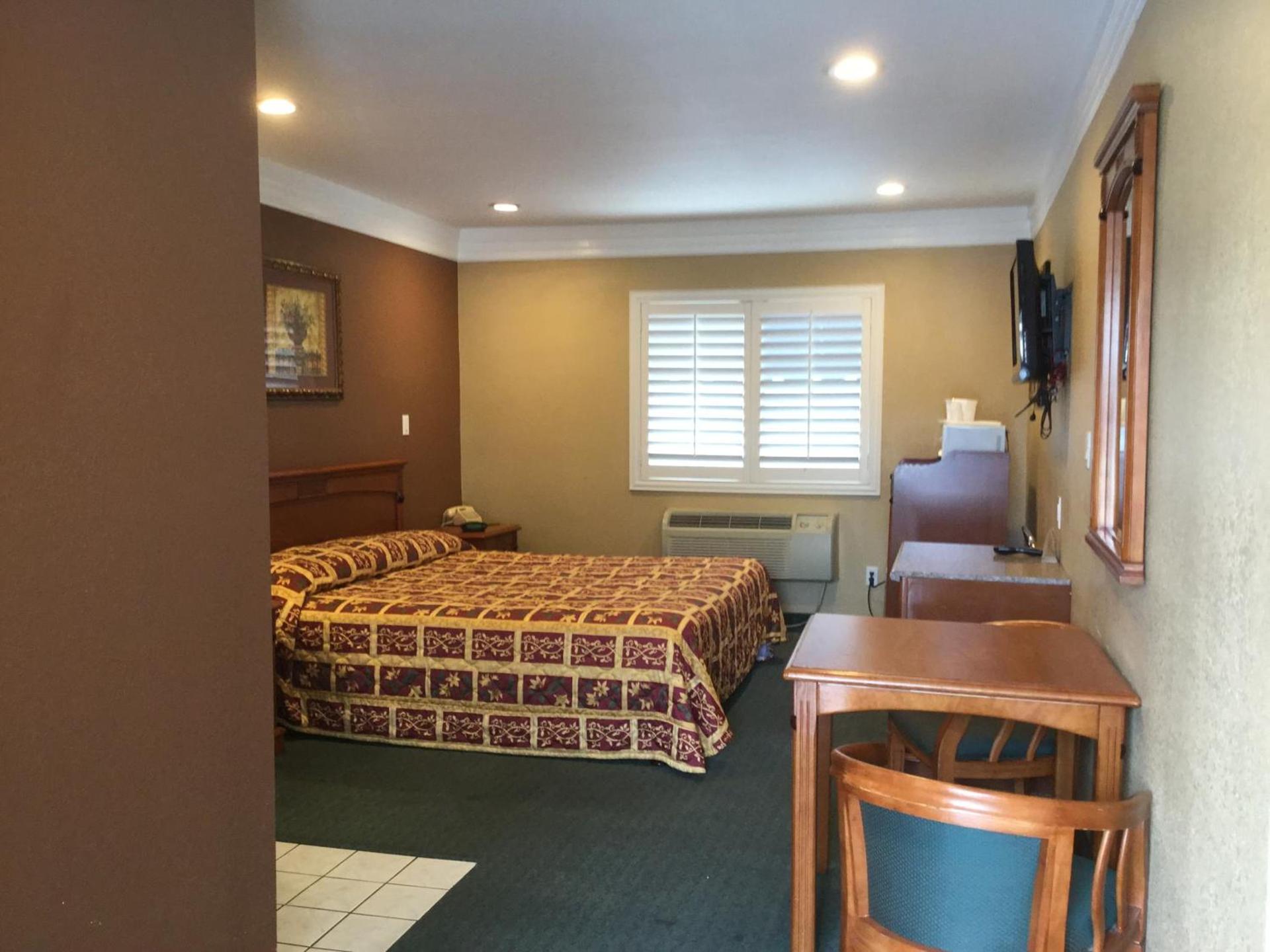 Beverly Inn photo 7