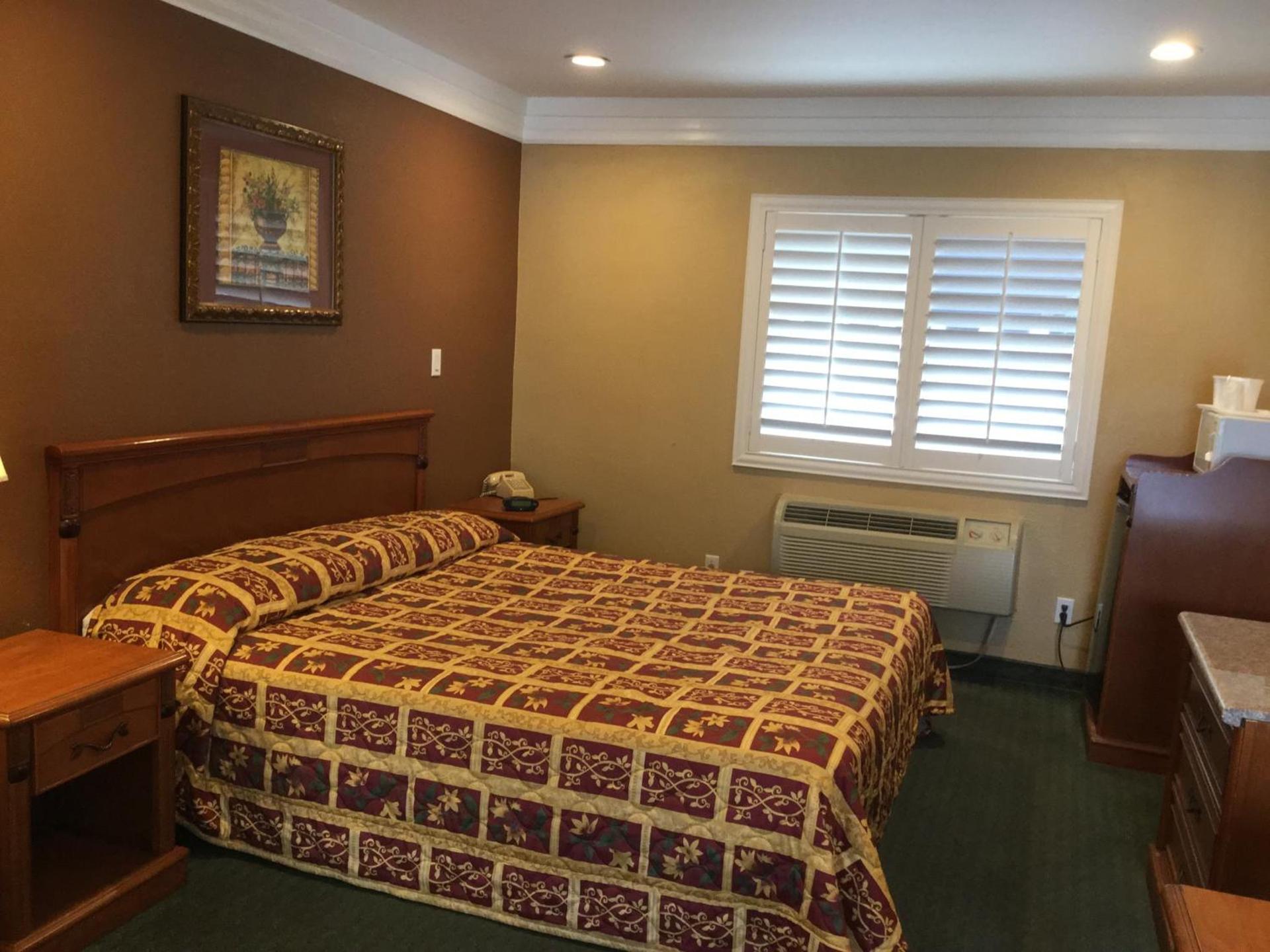 Beverly Inn photo 6